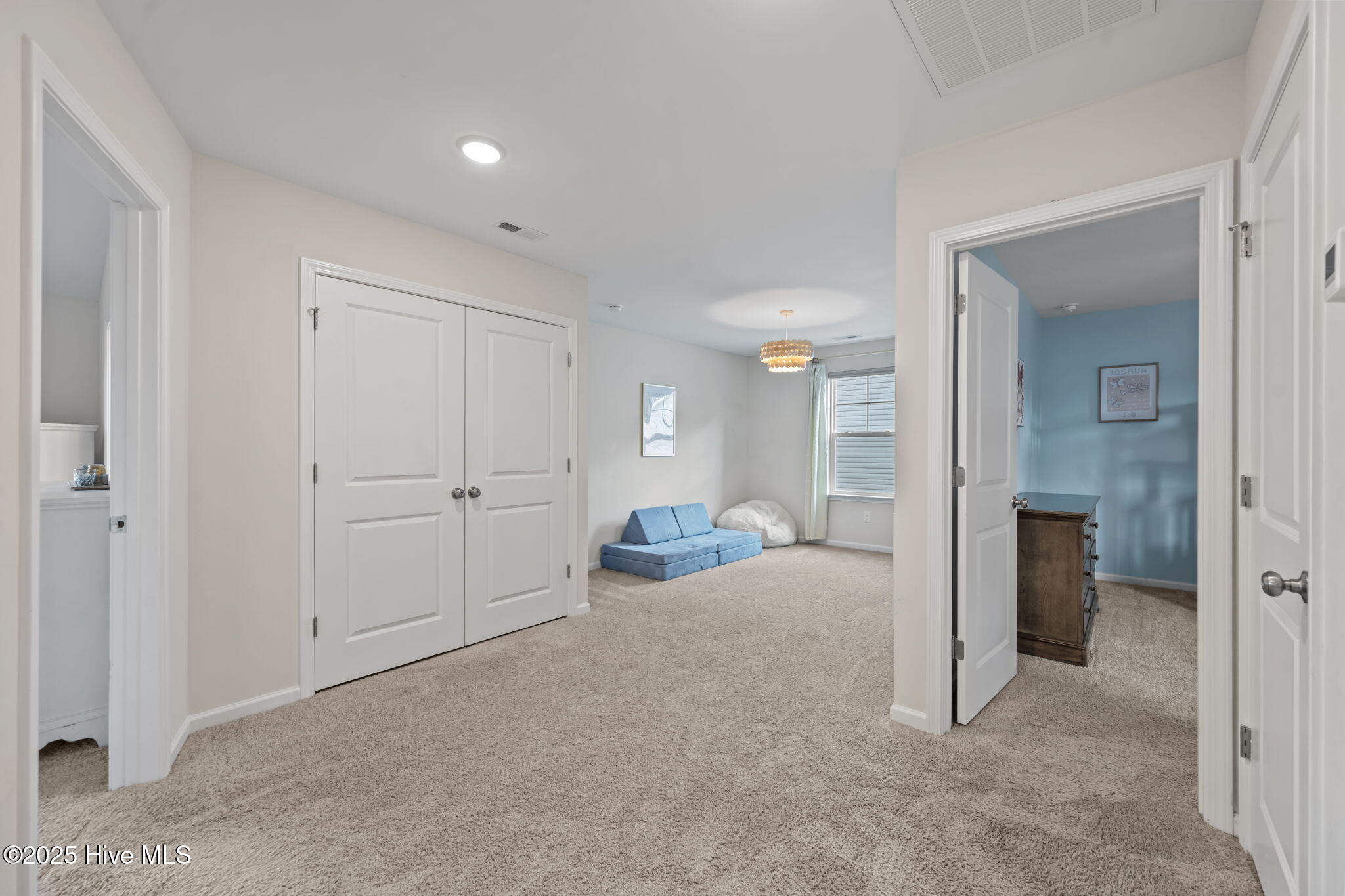 100547025 | Photo 25