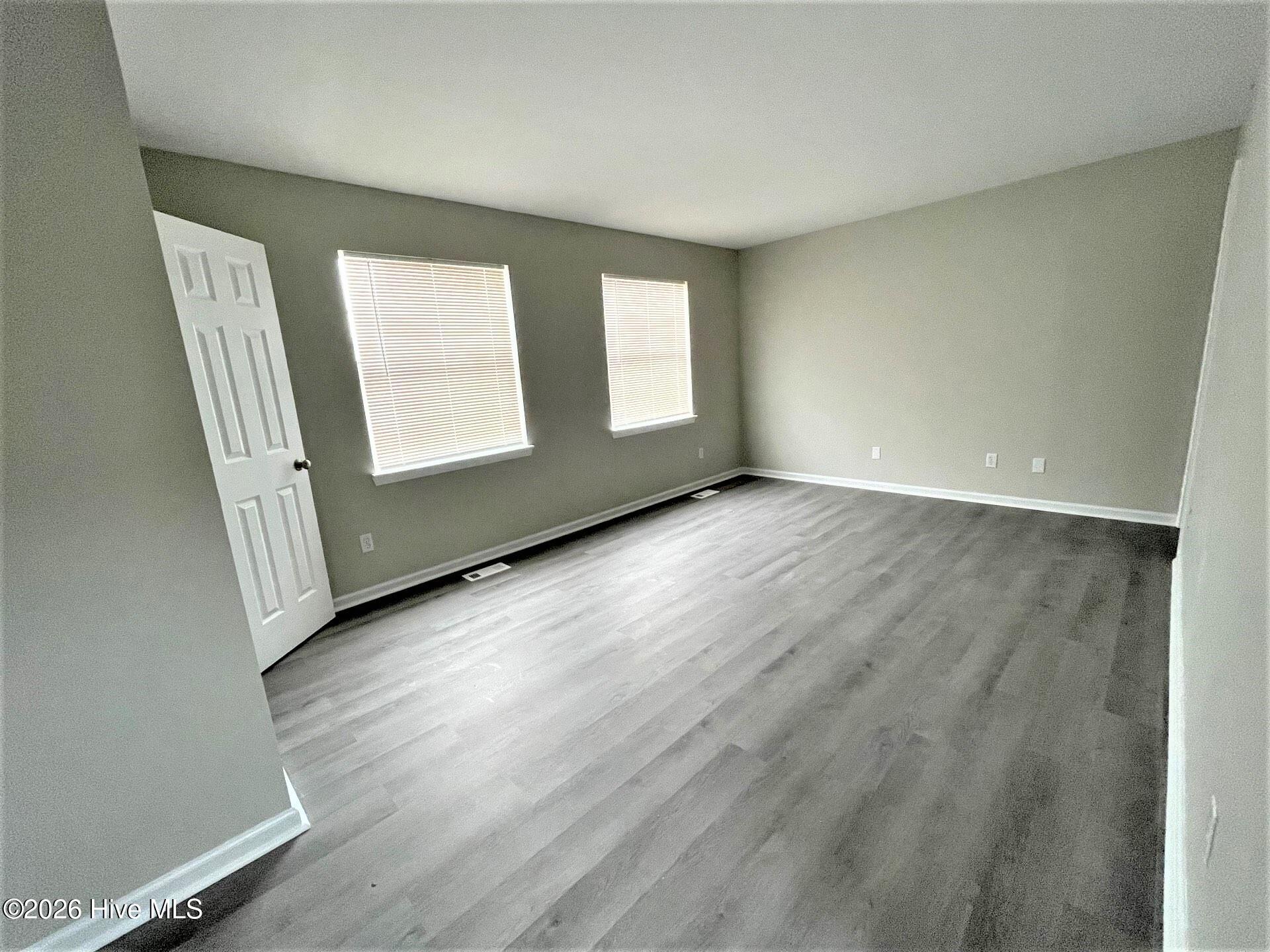 100566480 | Photo 11