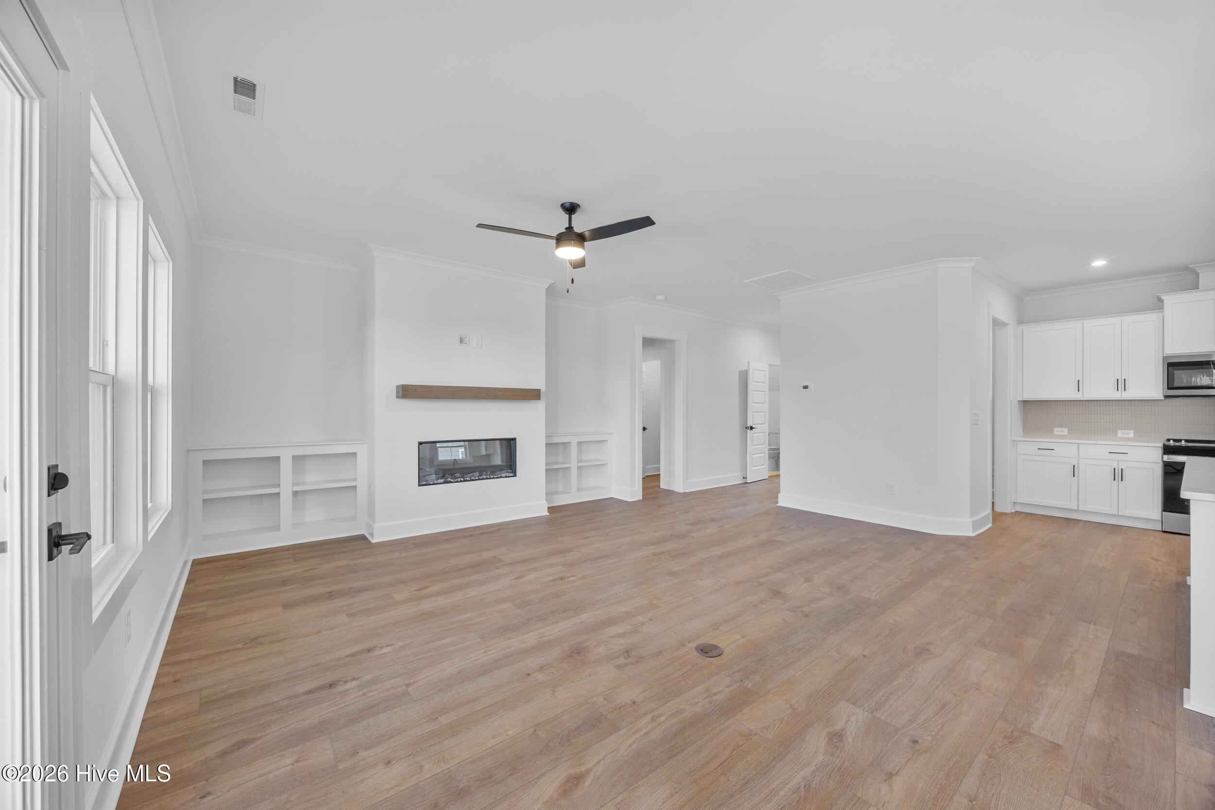 100560726 | Photo 15