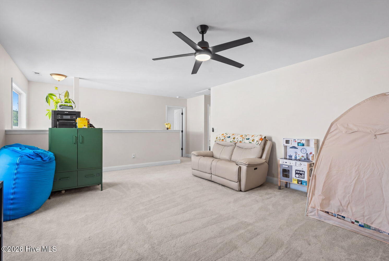 100566892 | Photo 28