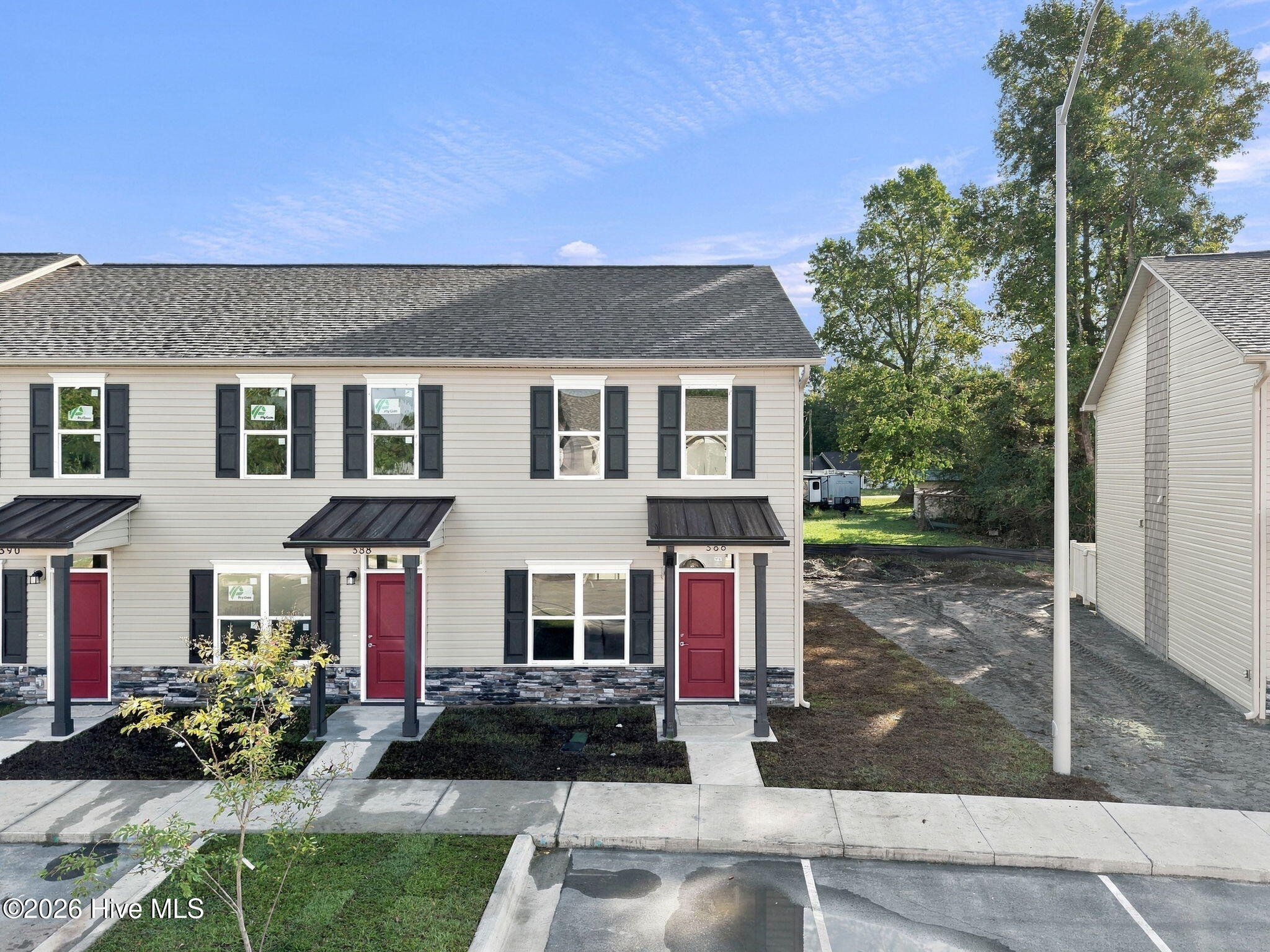 100604391