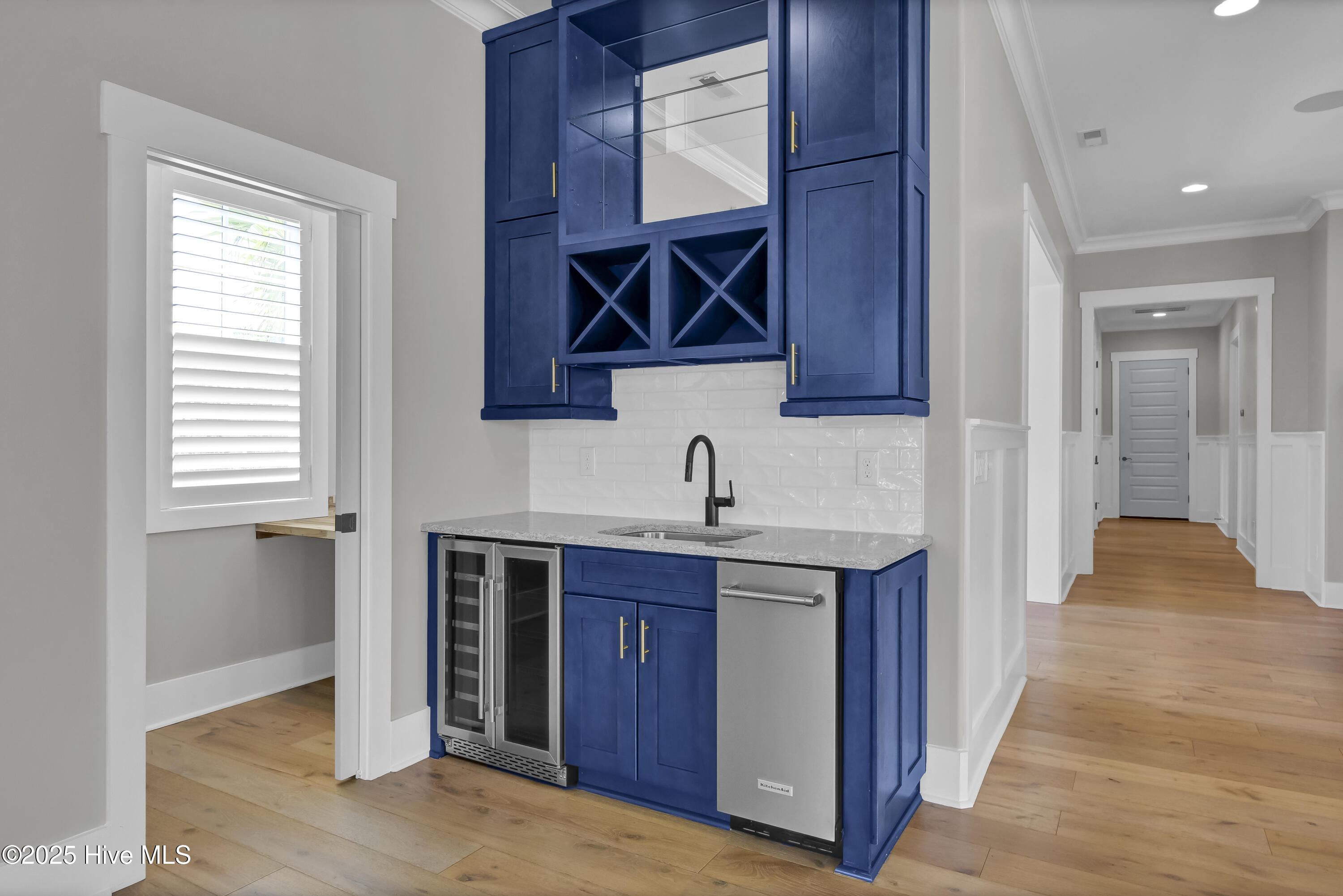 100550723 | Photo 11