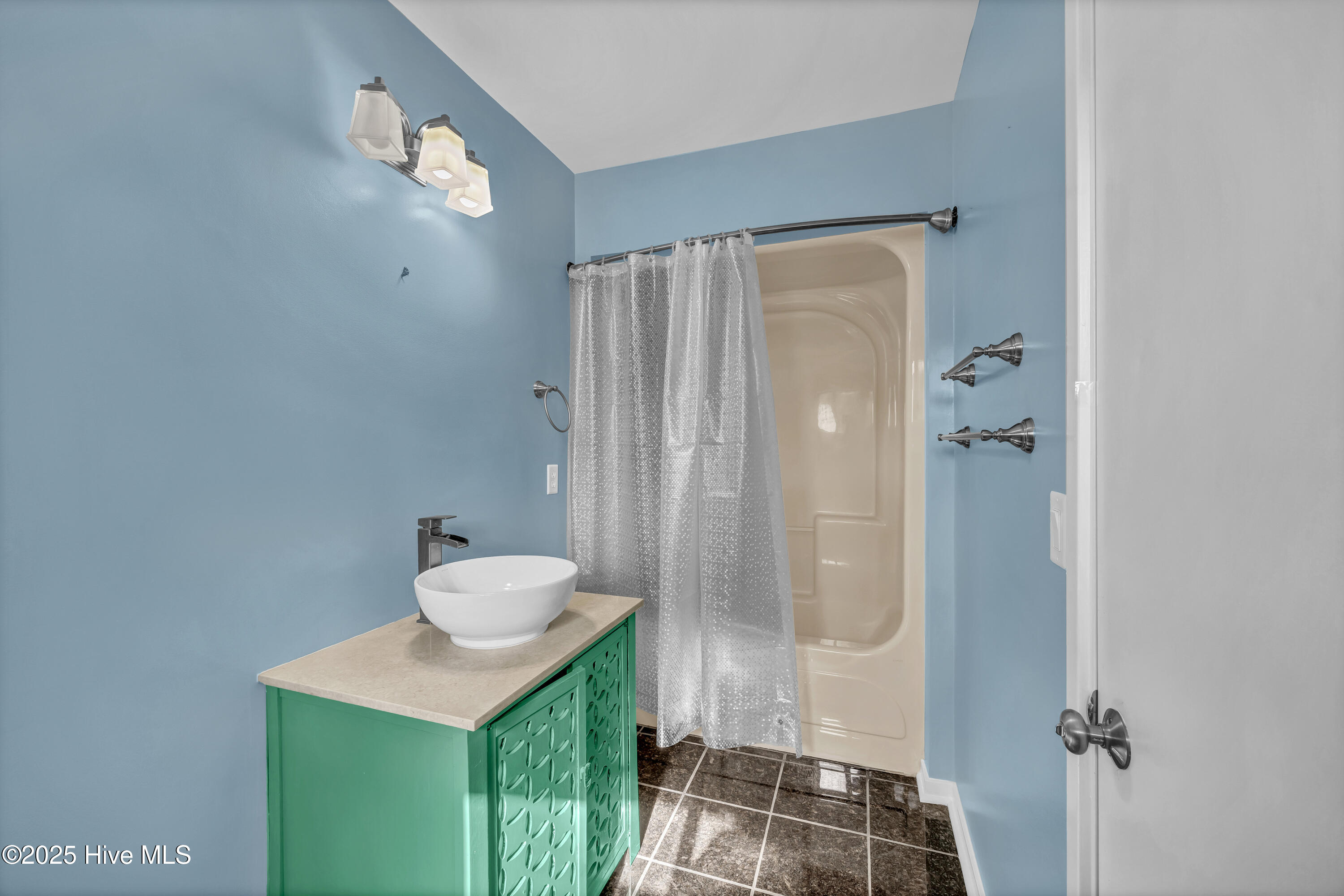 100540470 | Photo 21