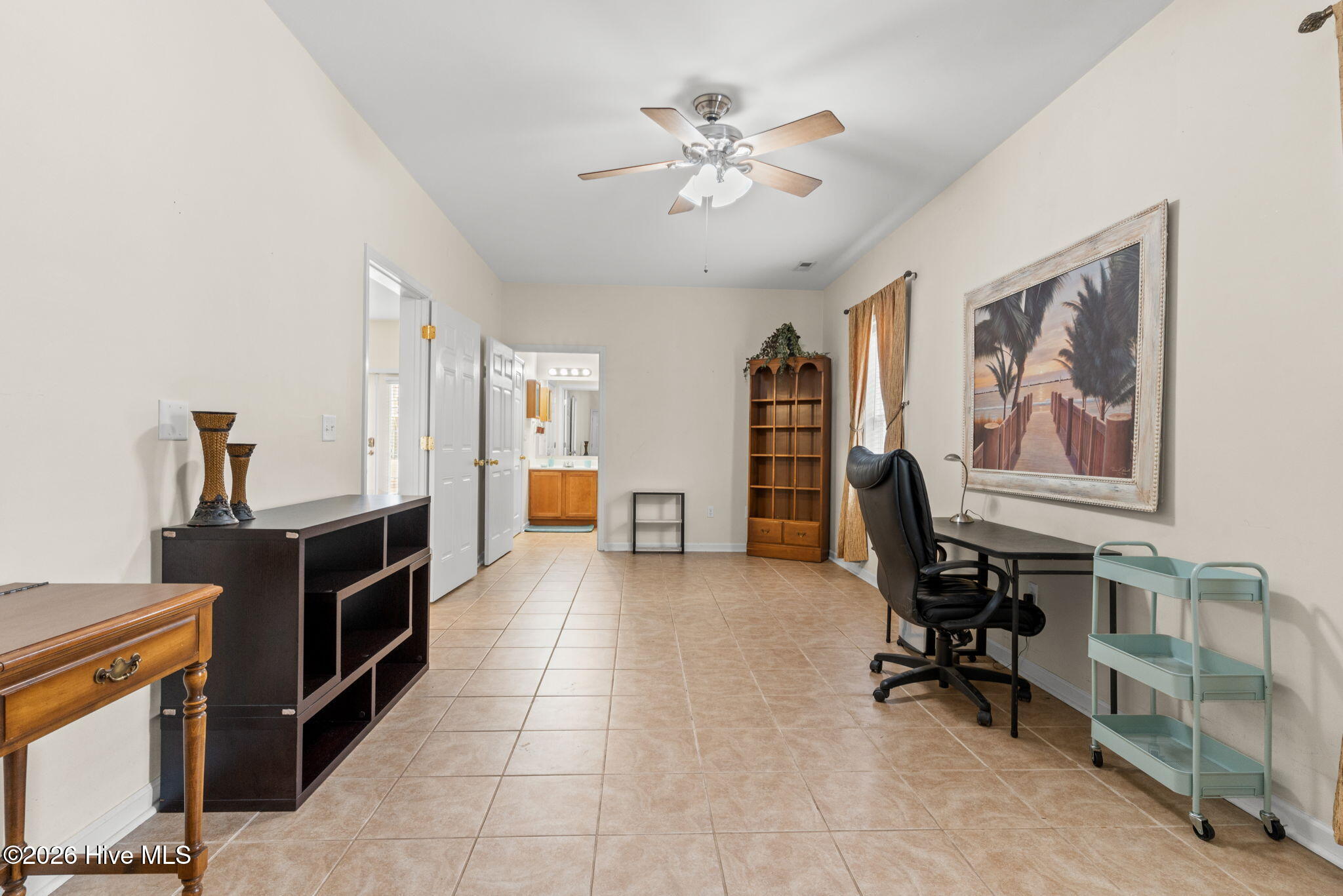 100560273 | Photo 36