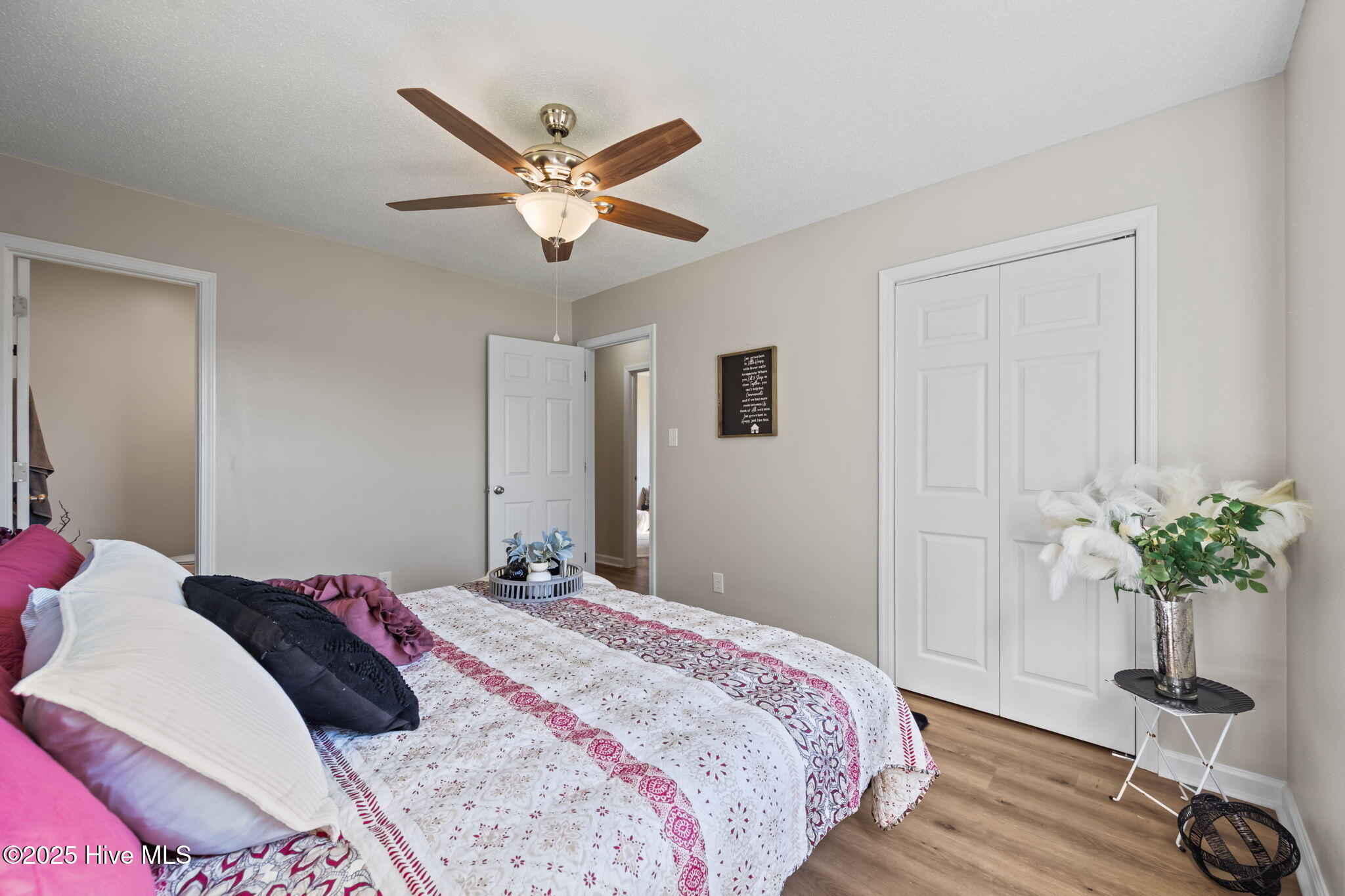 100539166 | Photo 38