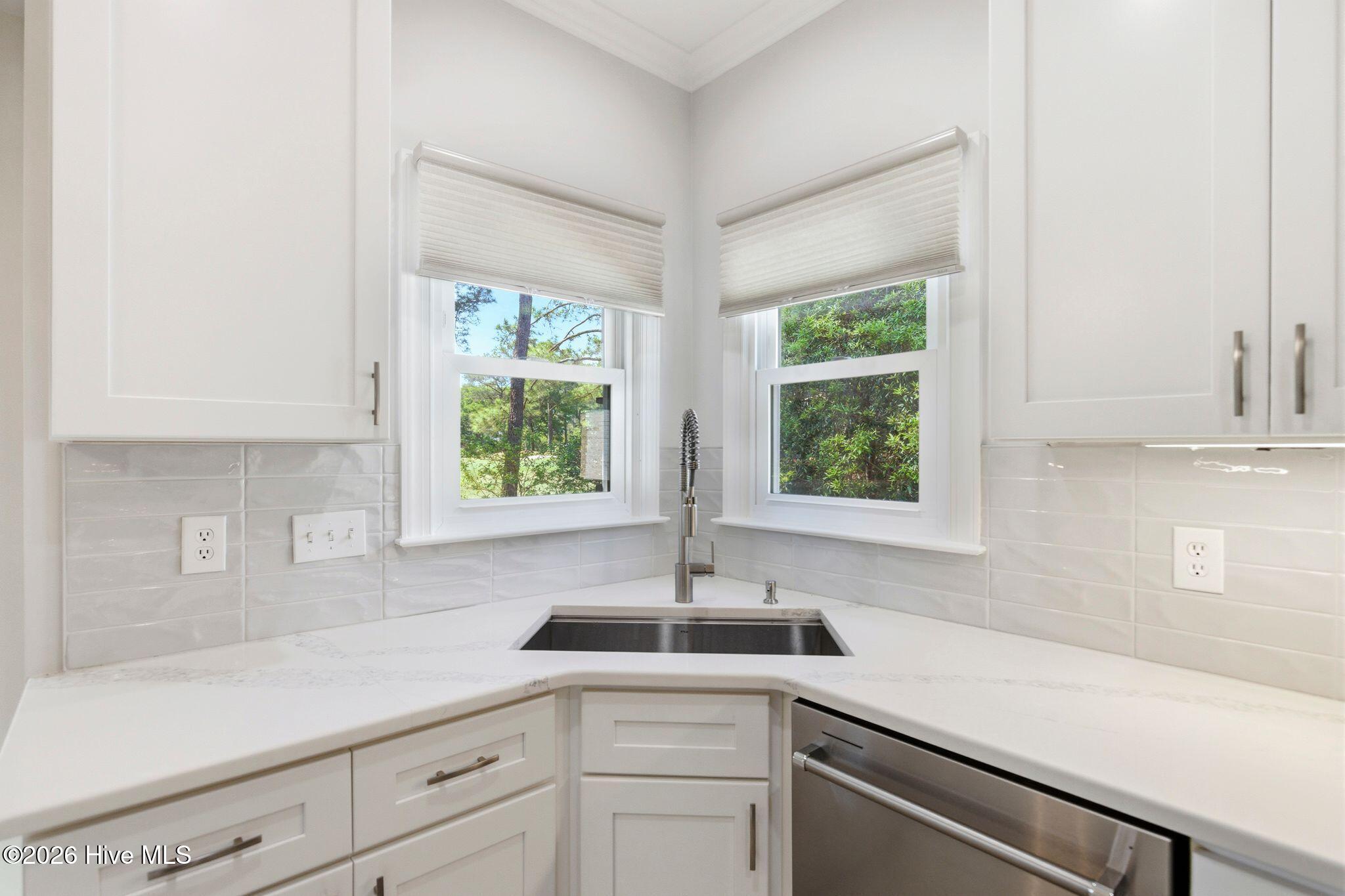 100567586 | Photo 12