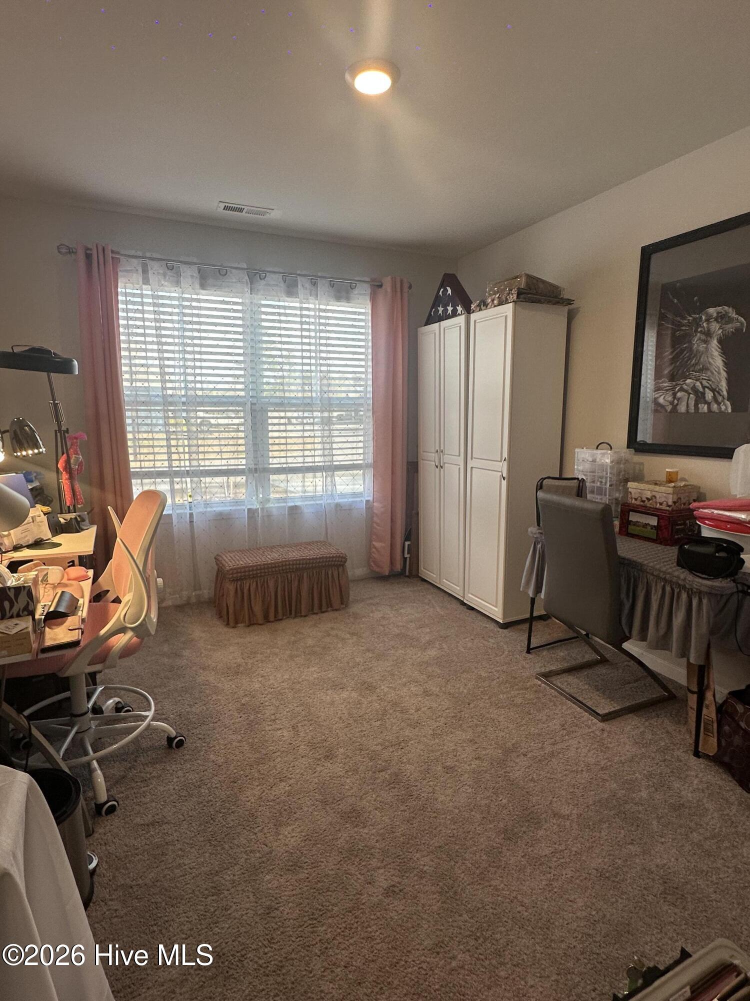 100548569 | Photo 15