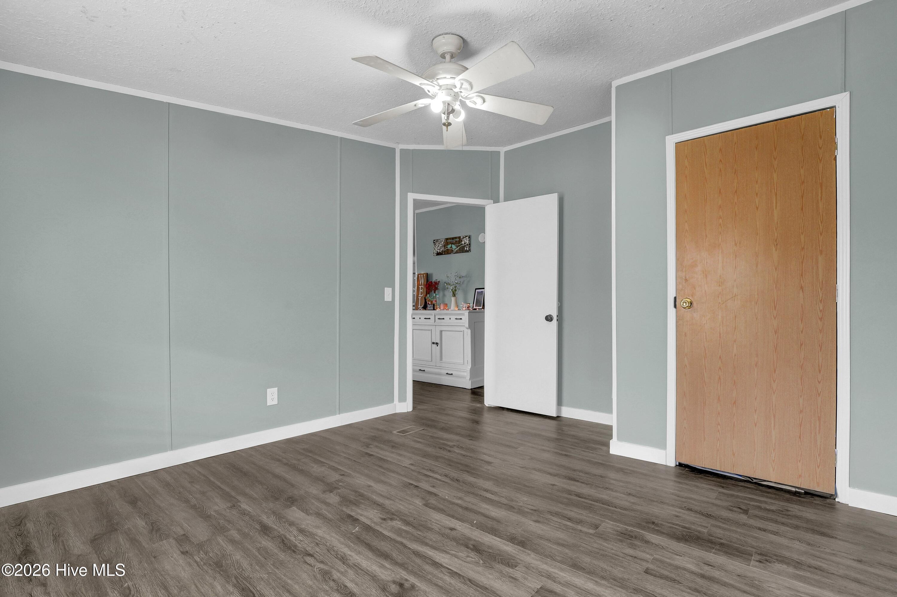 100561181 | Photo 17