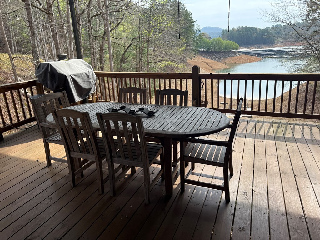 outdoor kitchen area