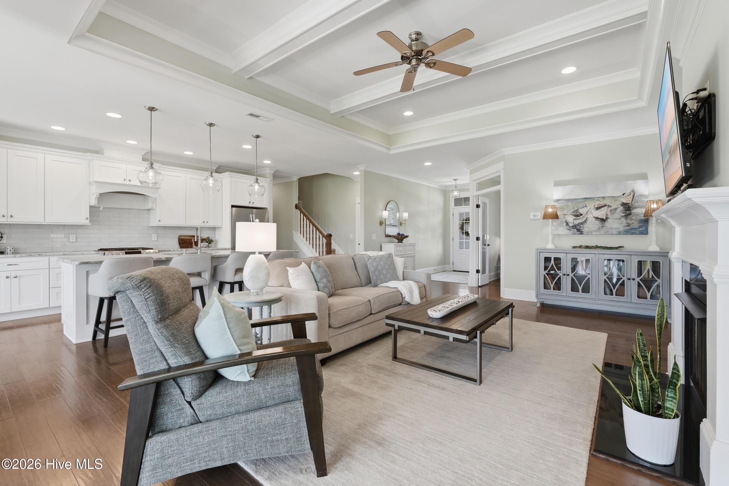 100567823 | Photo 21