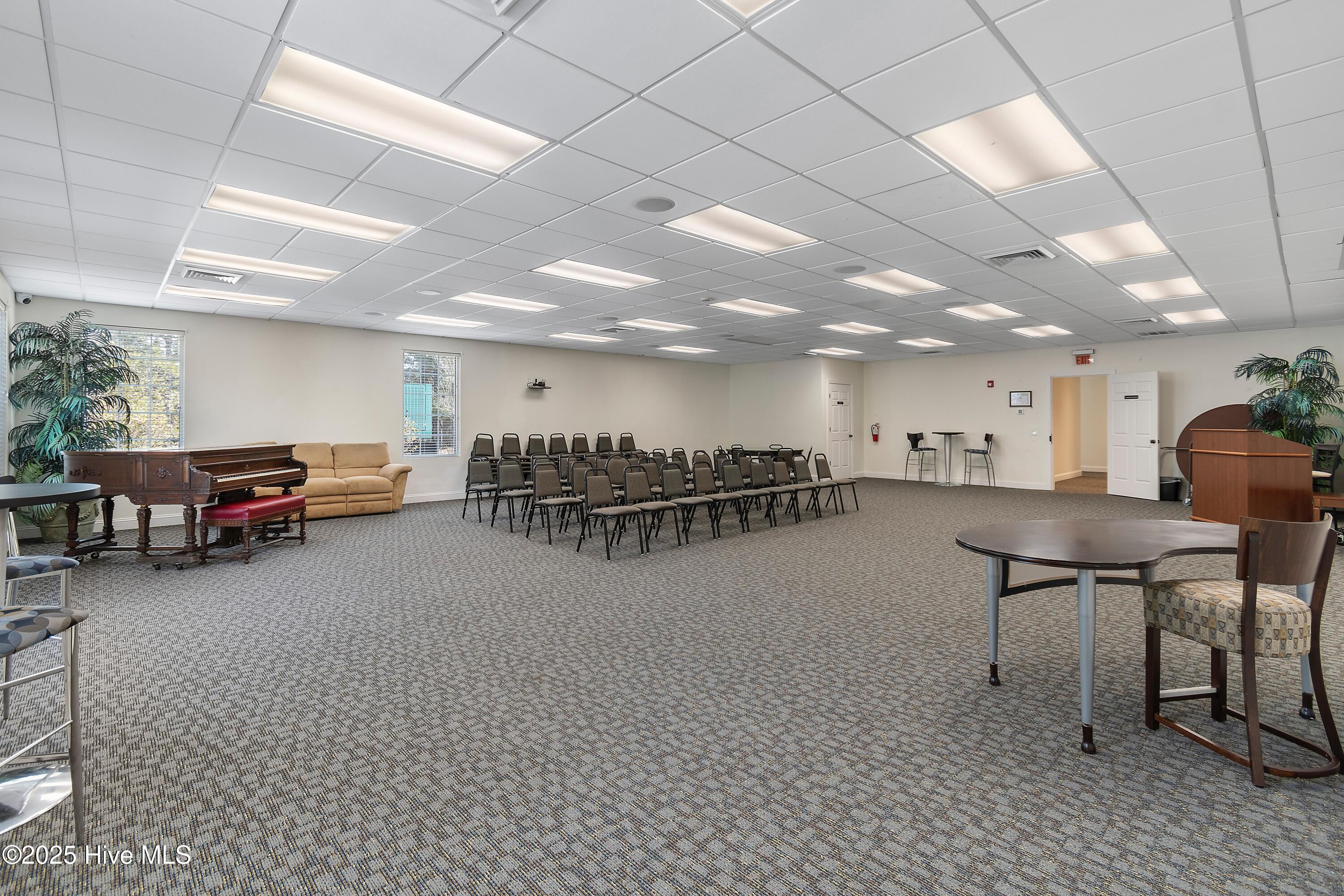 100491717 | Photo 62