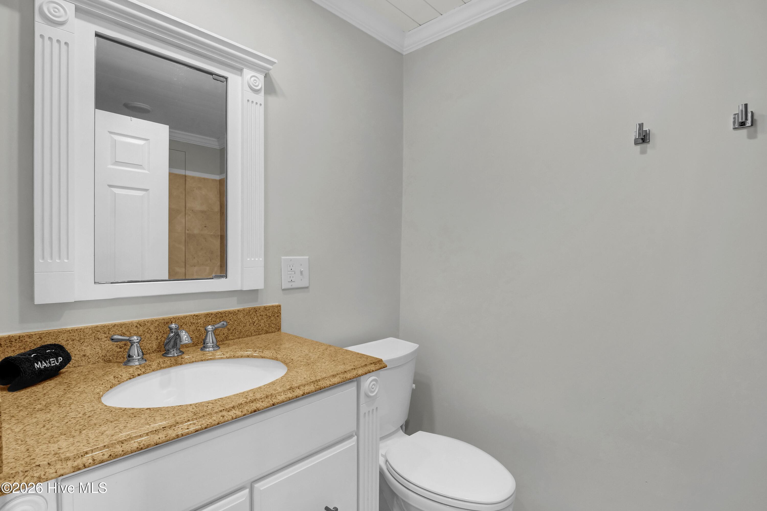 100552807 | Photo 11