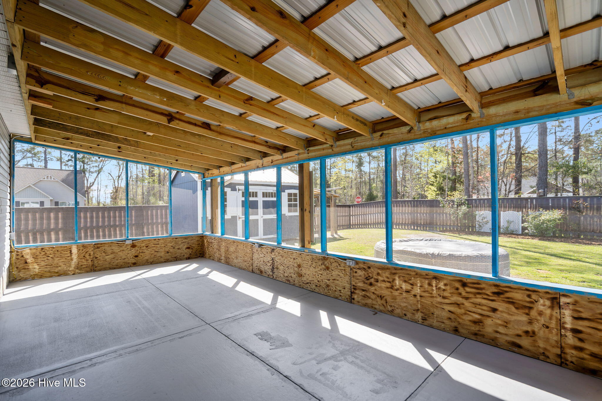 100561412 | Photo 31