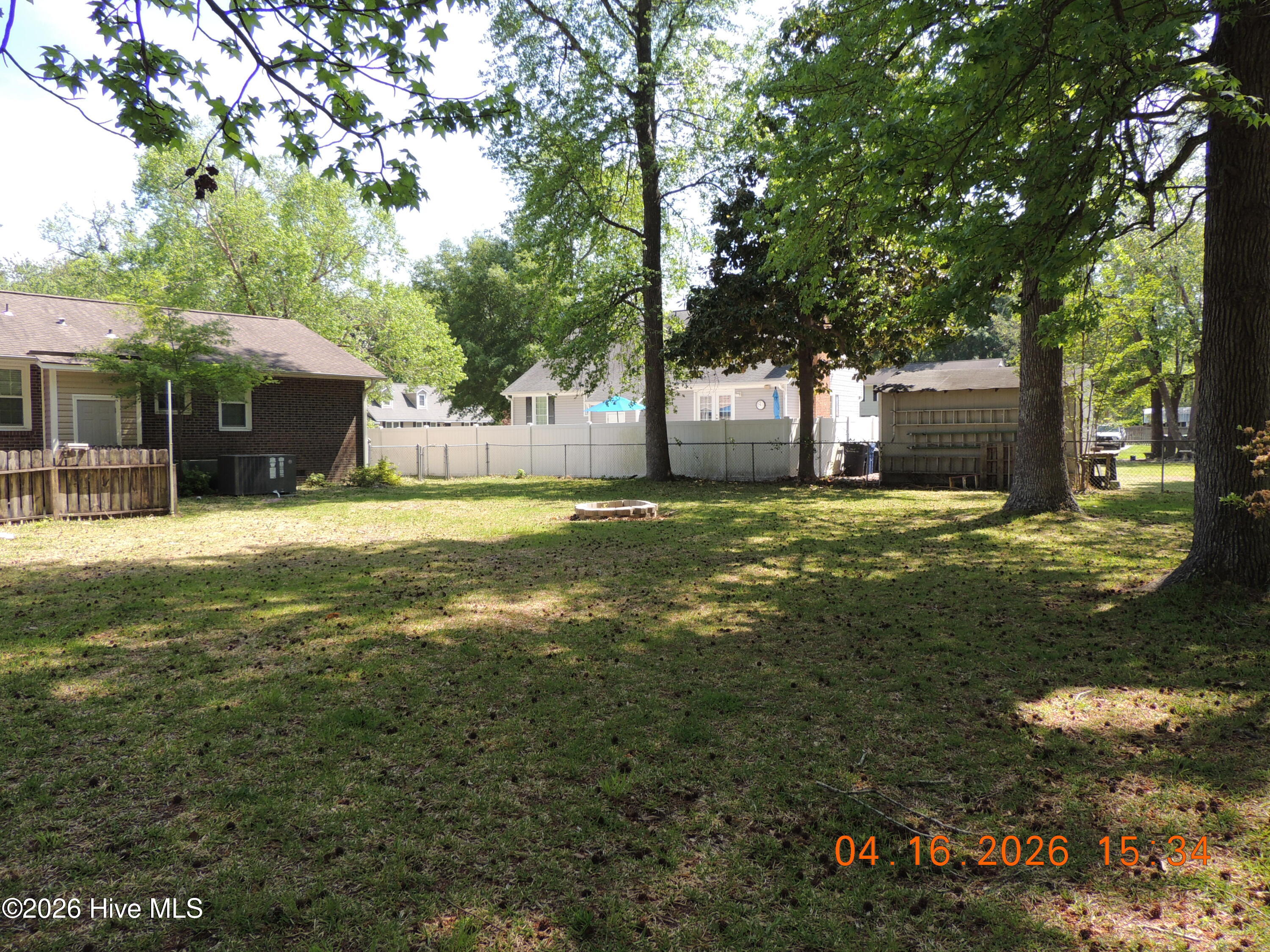 100565654 | Photo 23