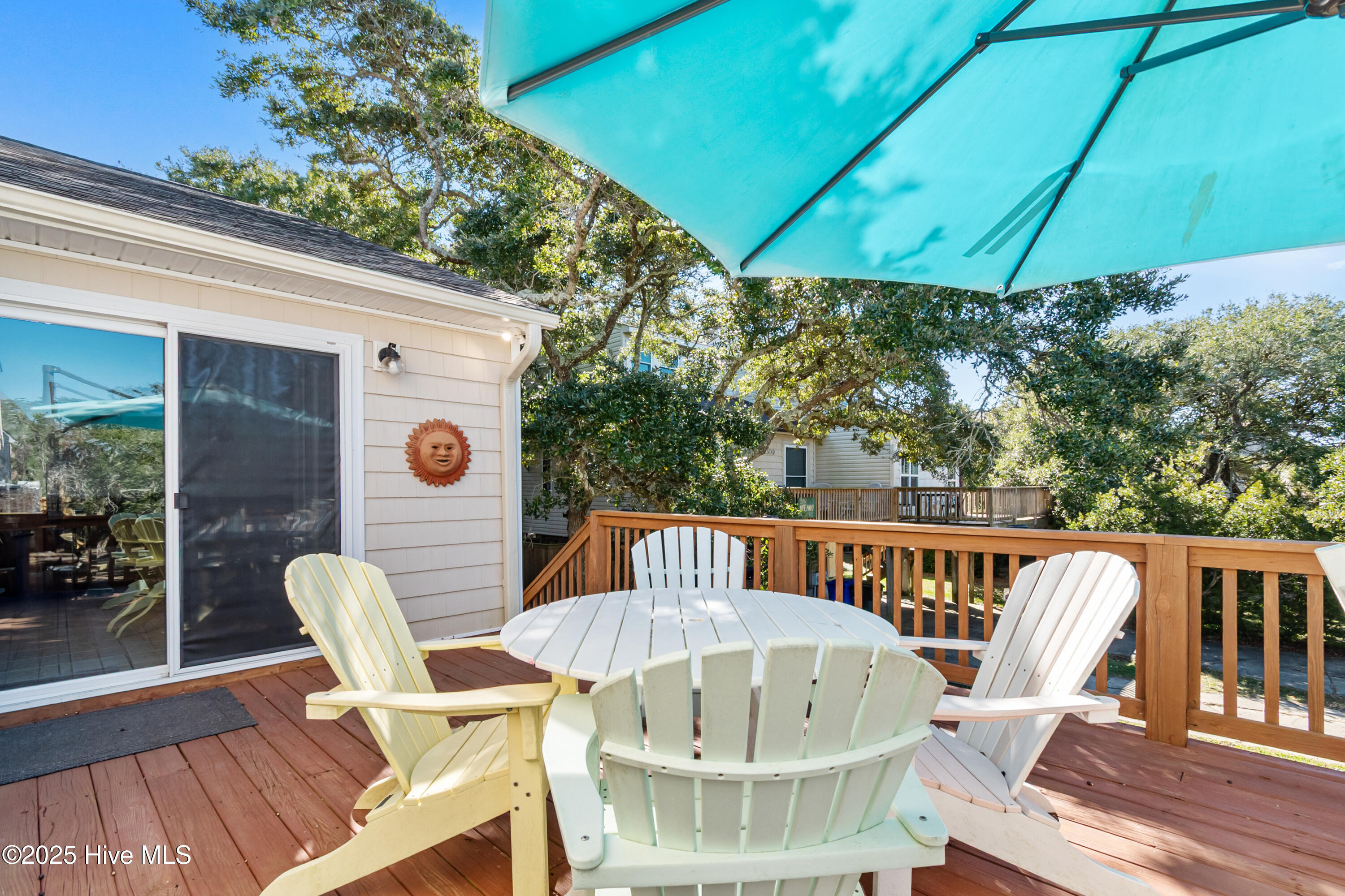 100539702 | Photo 25