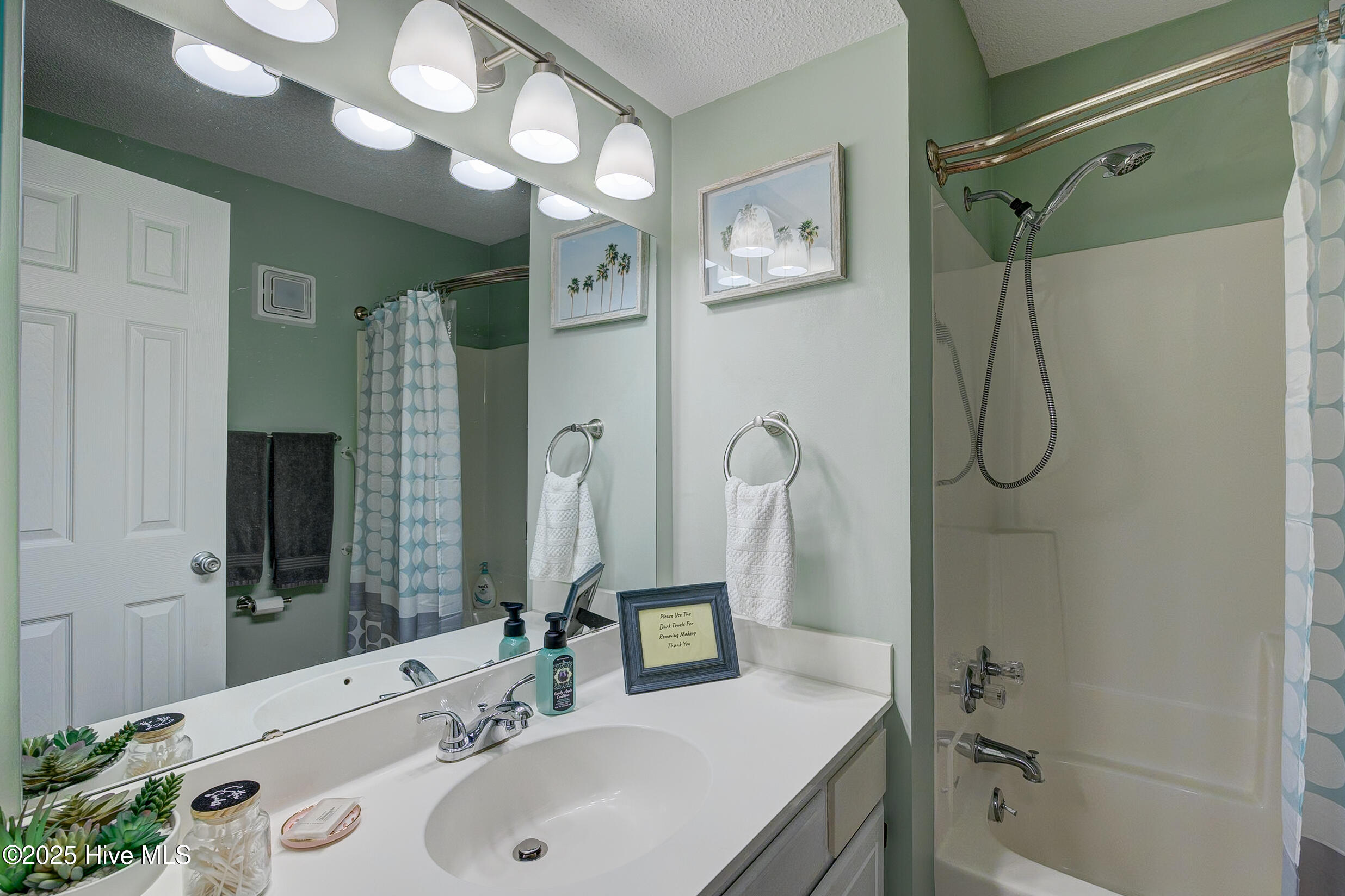 100535868 | Photo 21