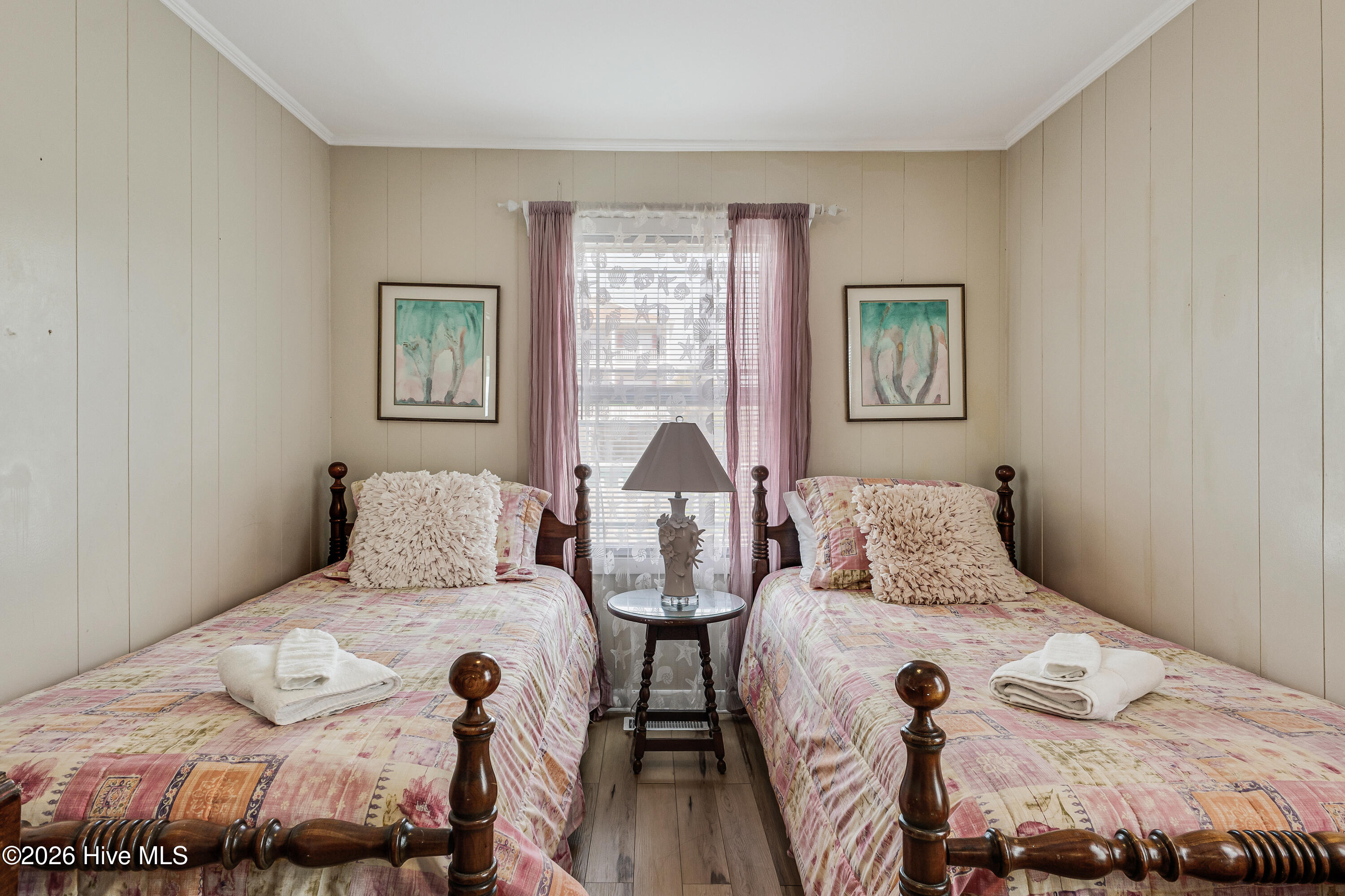 100588730 | Photo 30