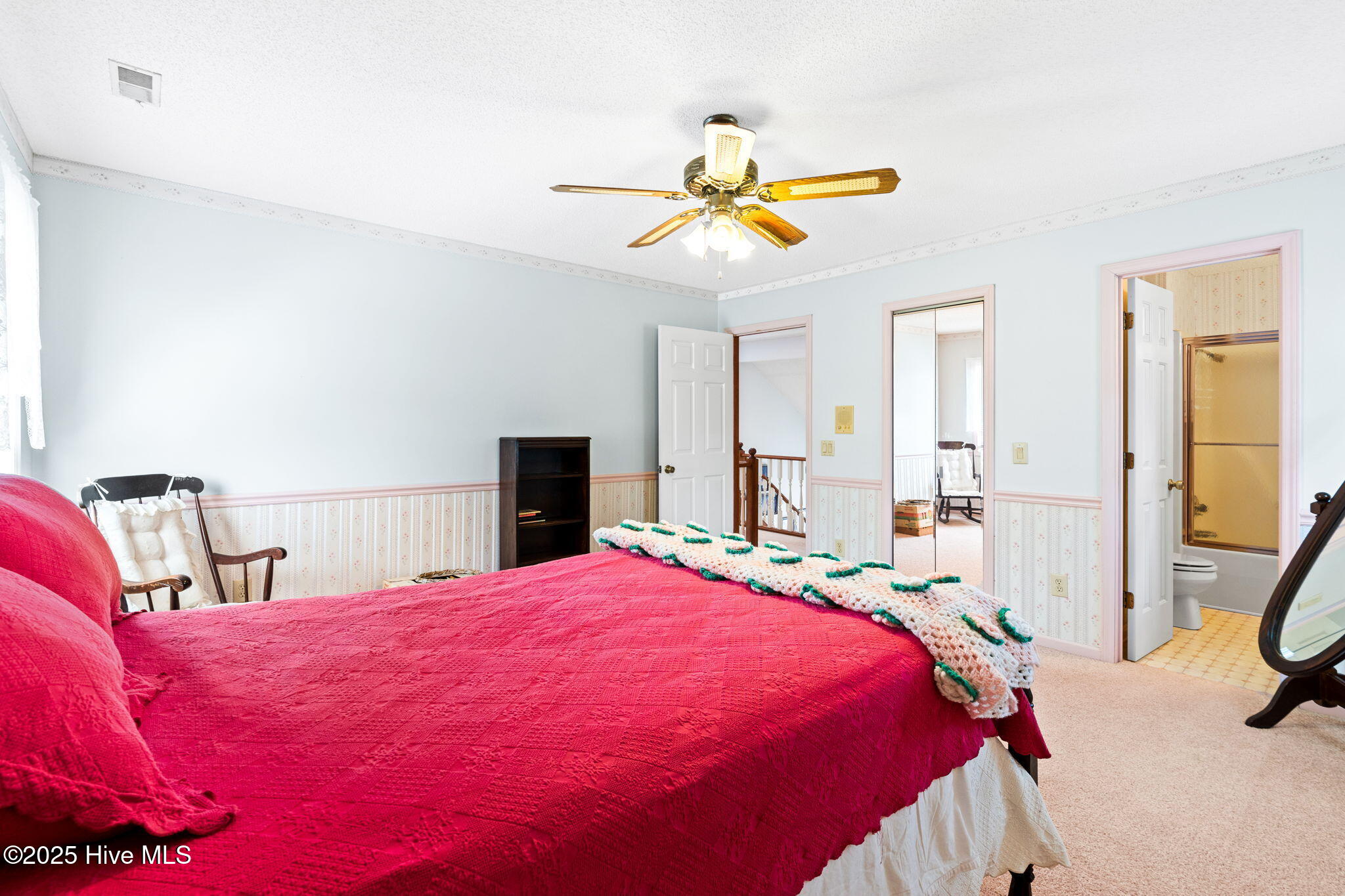 100557688 | Photo 38