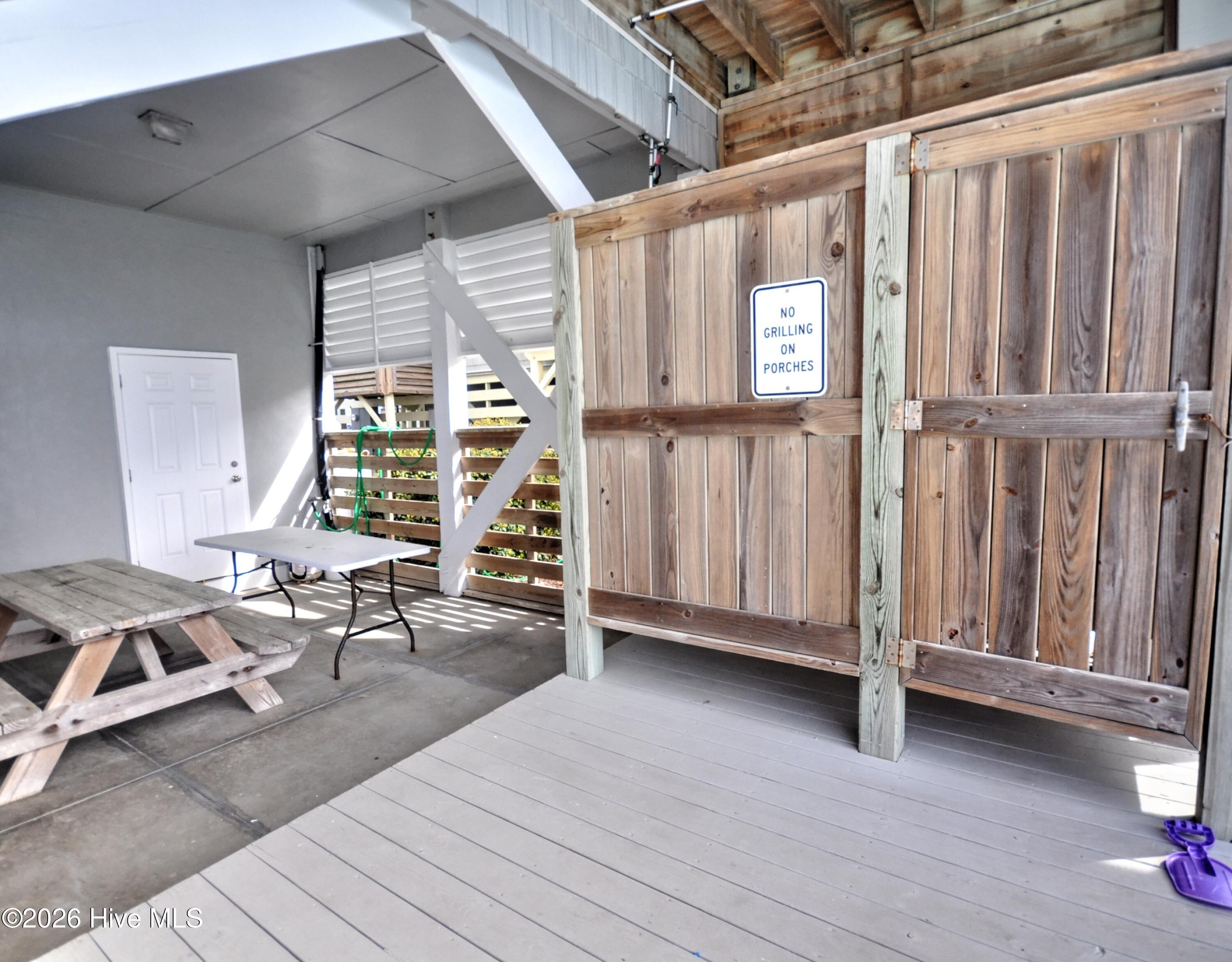 100561409 | Photo 26