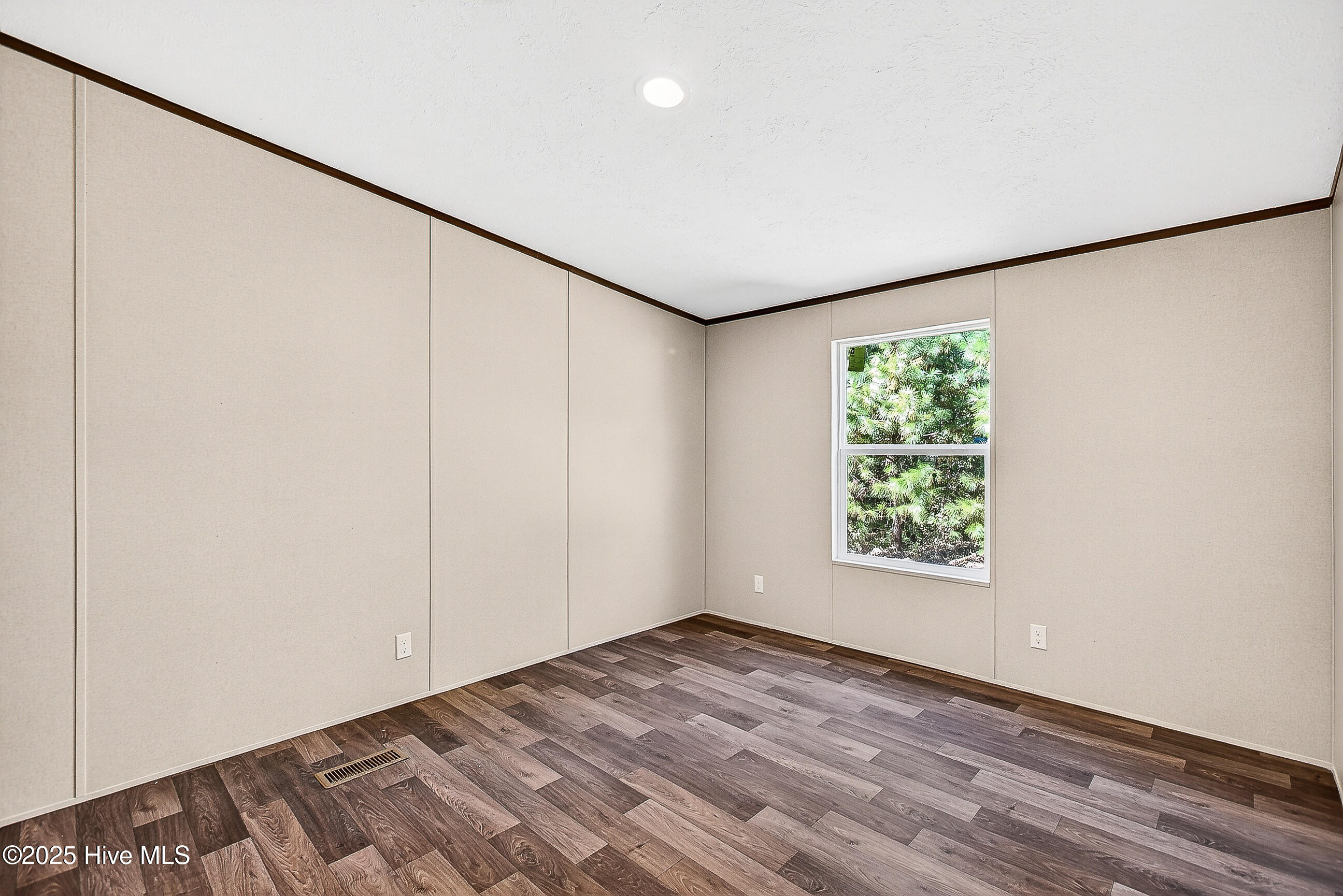 100537518 | Photo 21