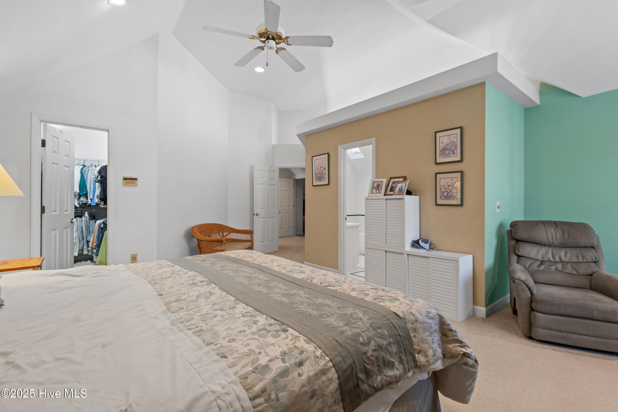 100541075 | Photo 31