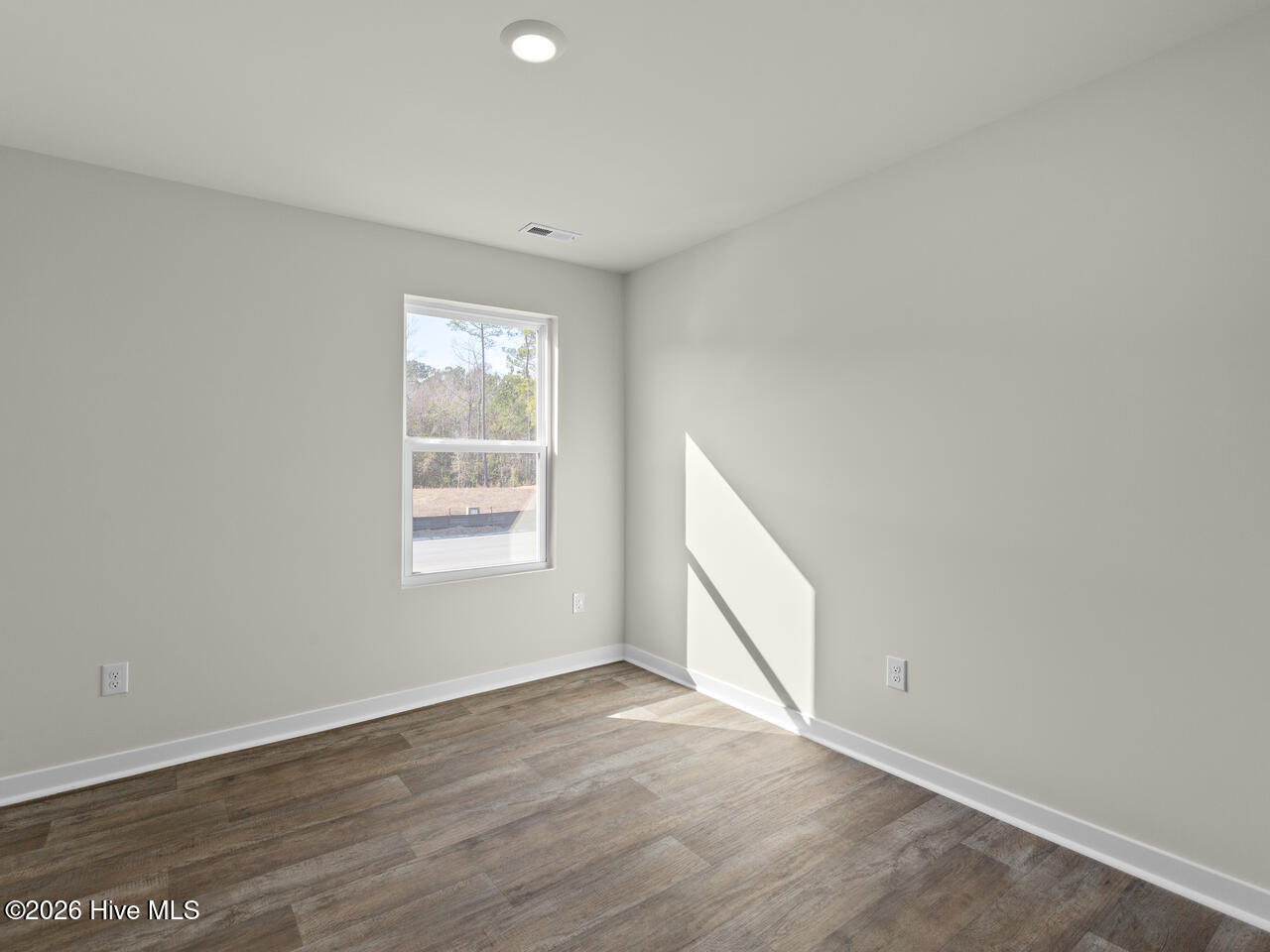 100544401 | Photo 13