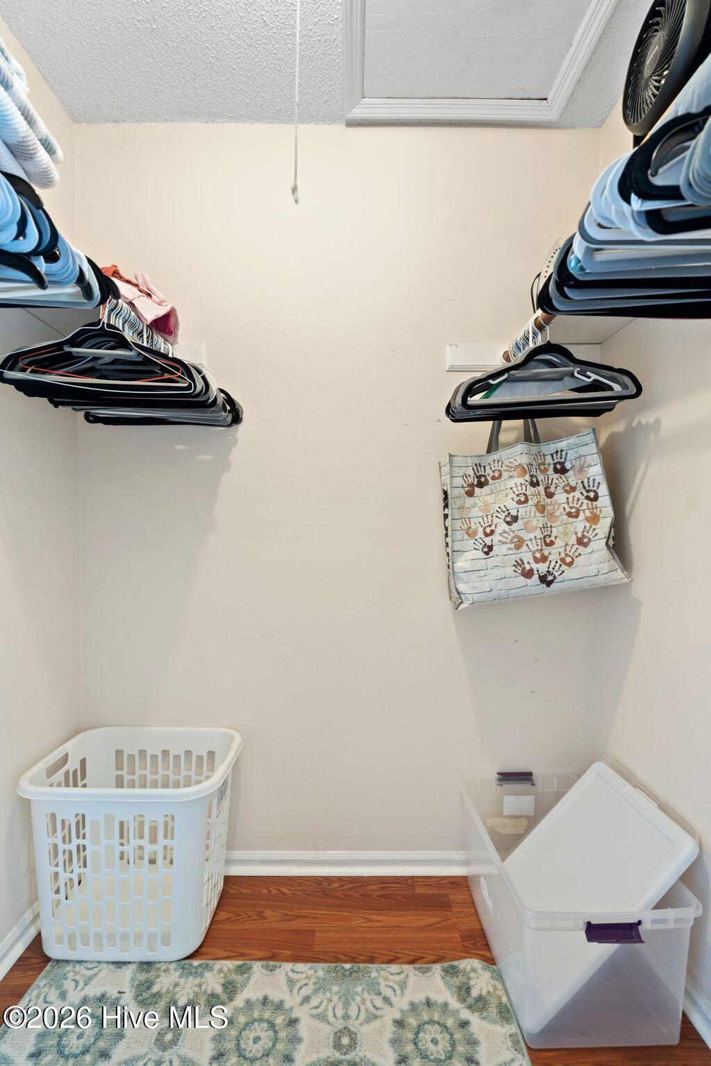 100559902 | Photo 35