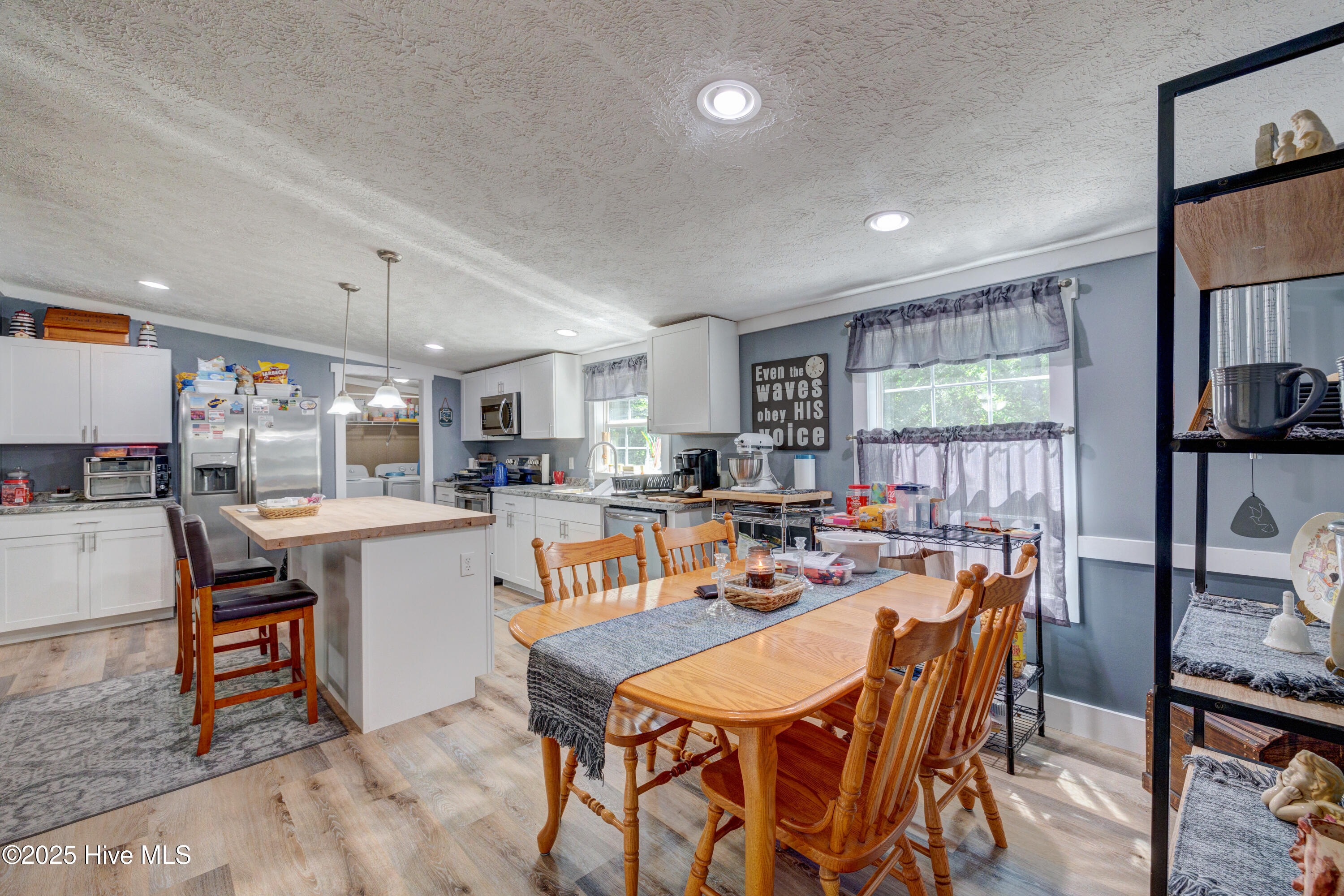 100530756 | Photo 18