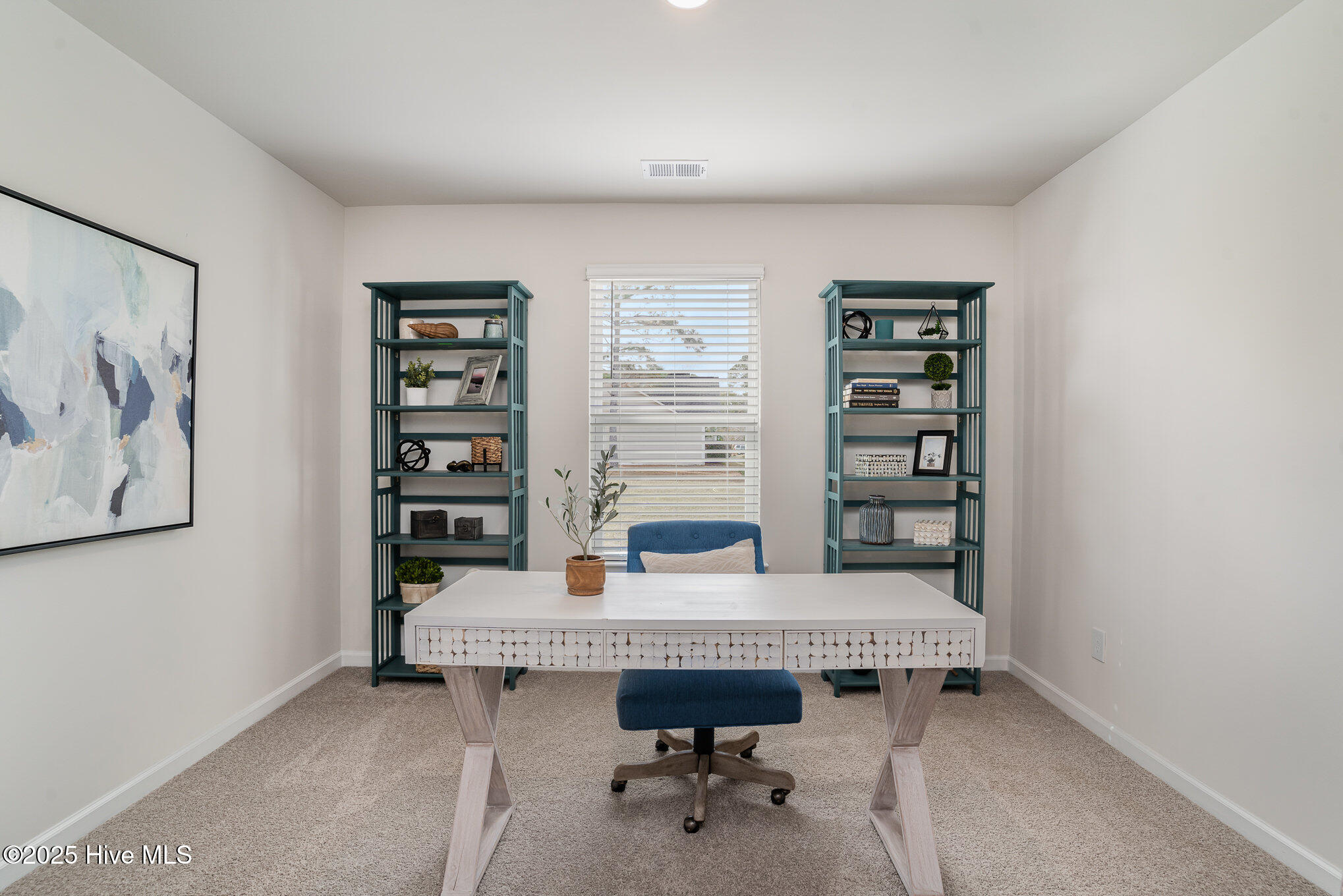 100565678 | Photo 21