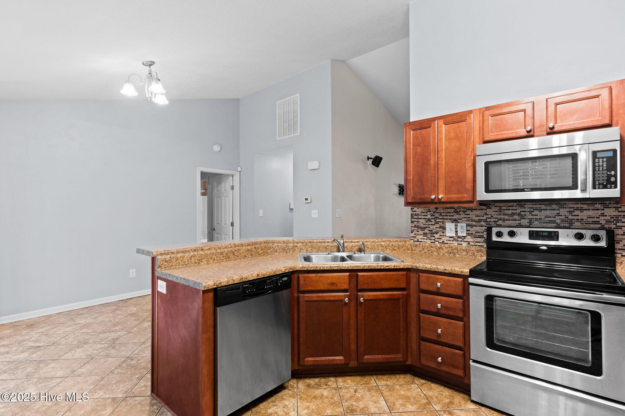 173 Live Oak Drive, Jacksonville, NC 28540 – photo 22: 28-web-or-mls-CAMMediaLLC.com (33 of 52)