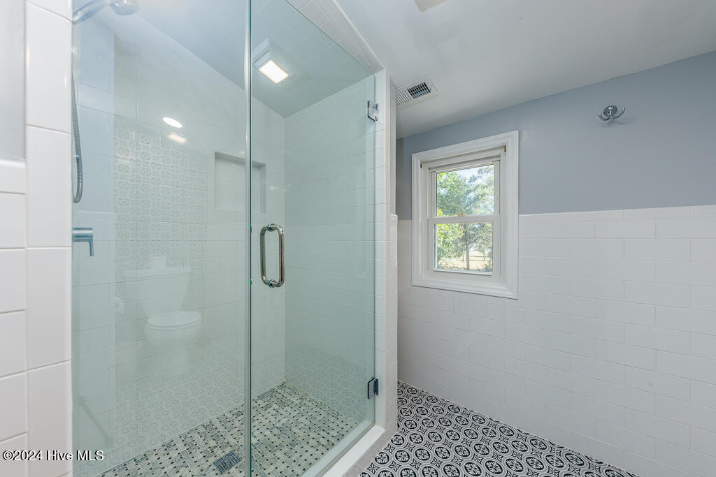 121 Harbour Drive,Hubert