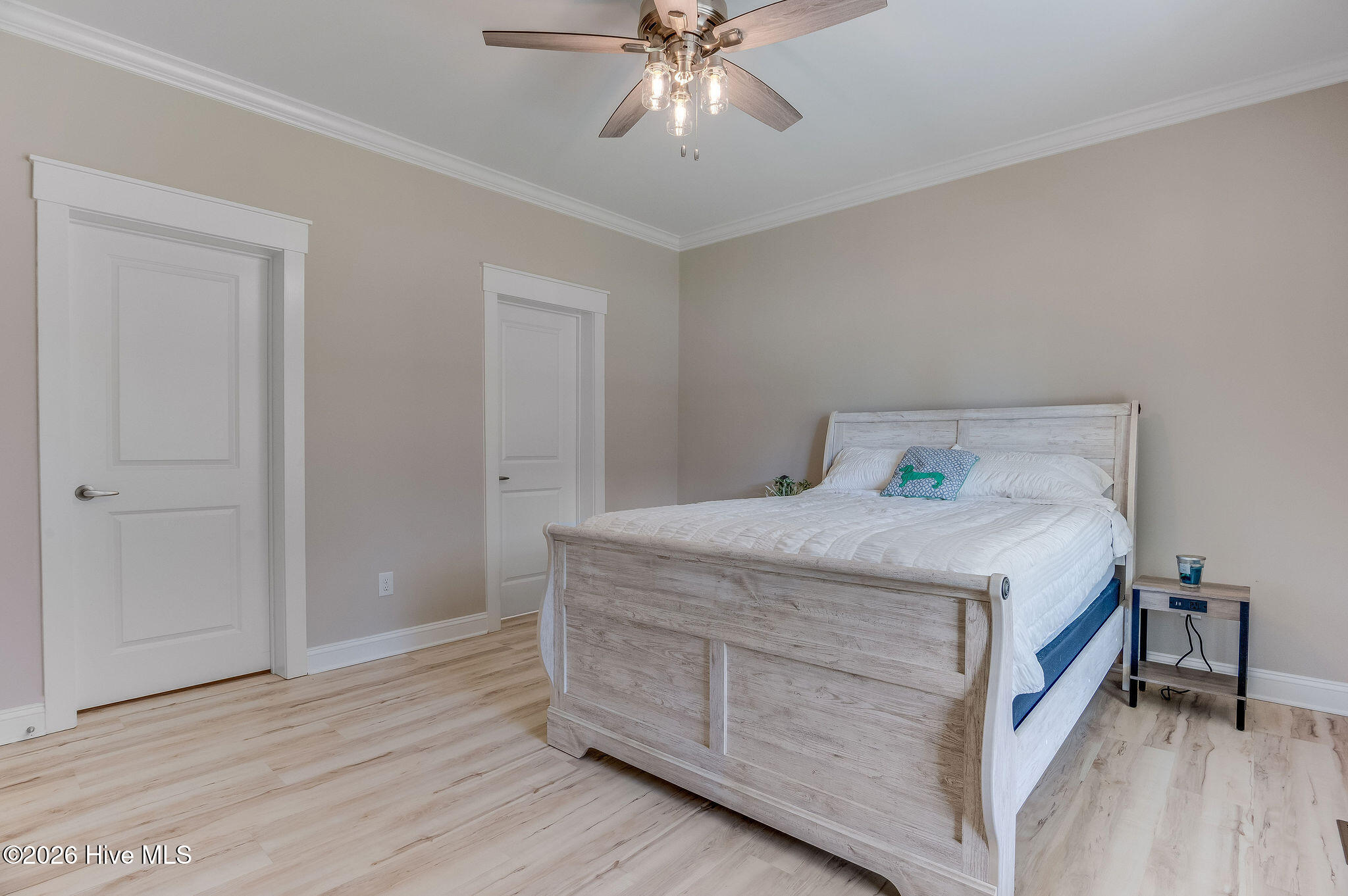 100559948 | Photo 18