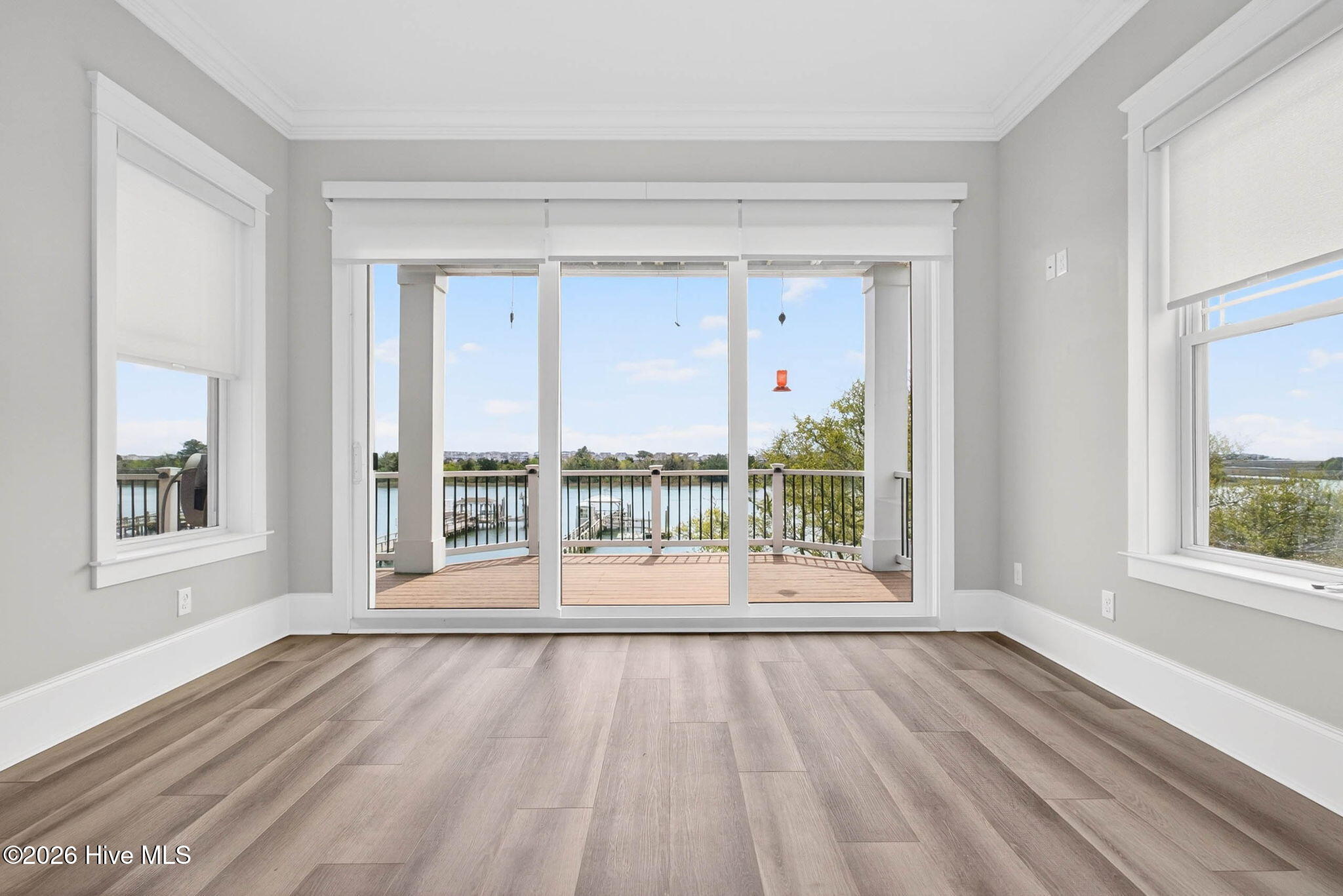 100563982 | Photo 26