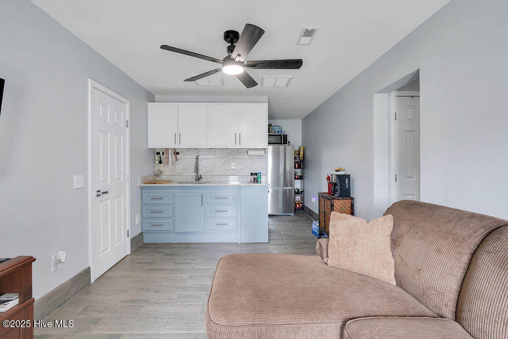 100553709 | Photo 37