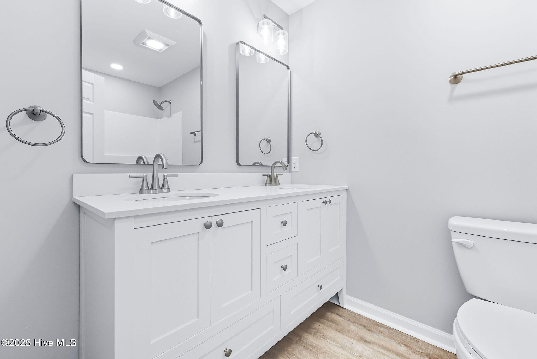 100529892 | Photo 19