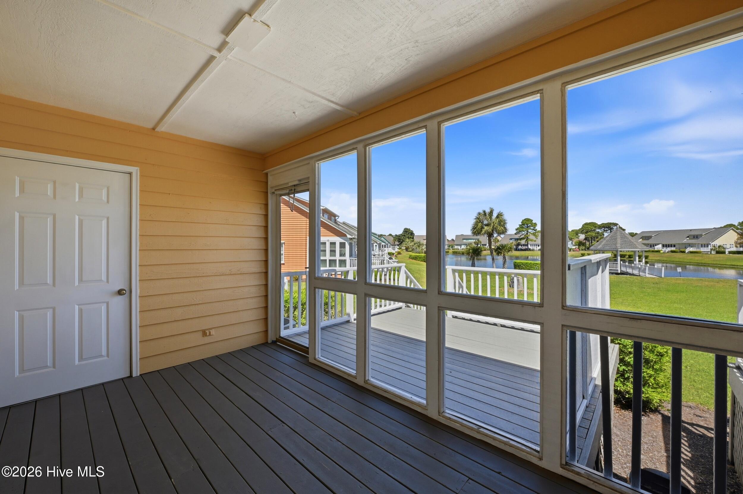 100566721 | Photo 26