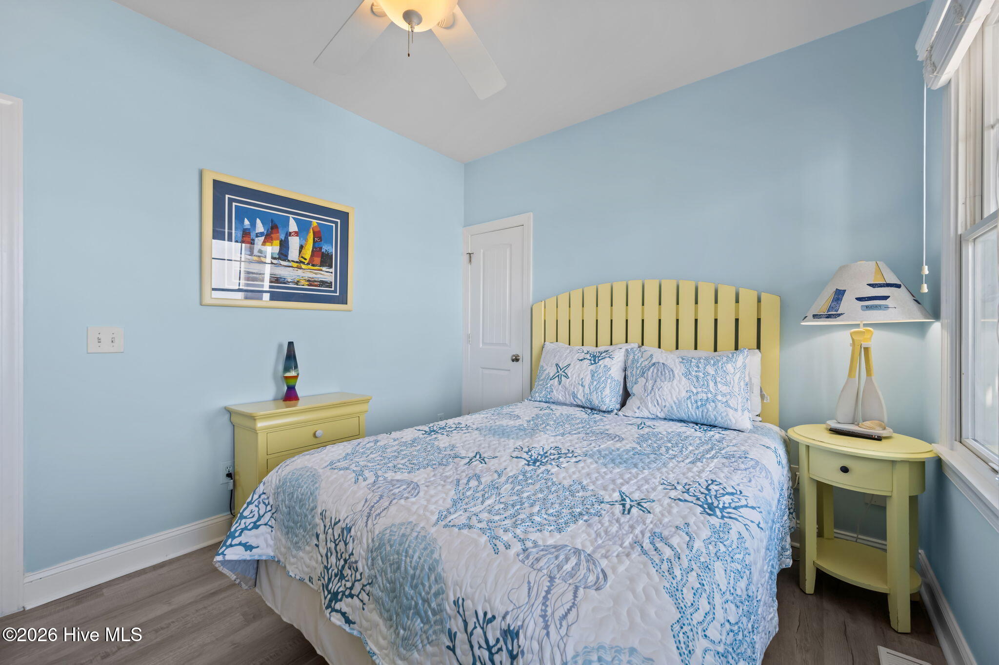 100570241 | Photo 55