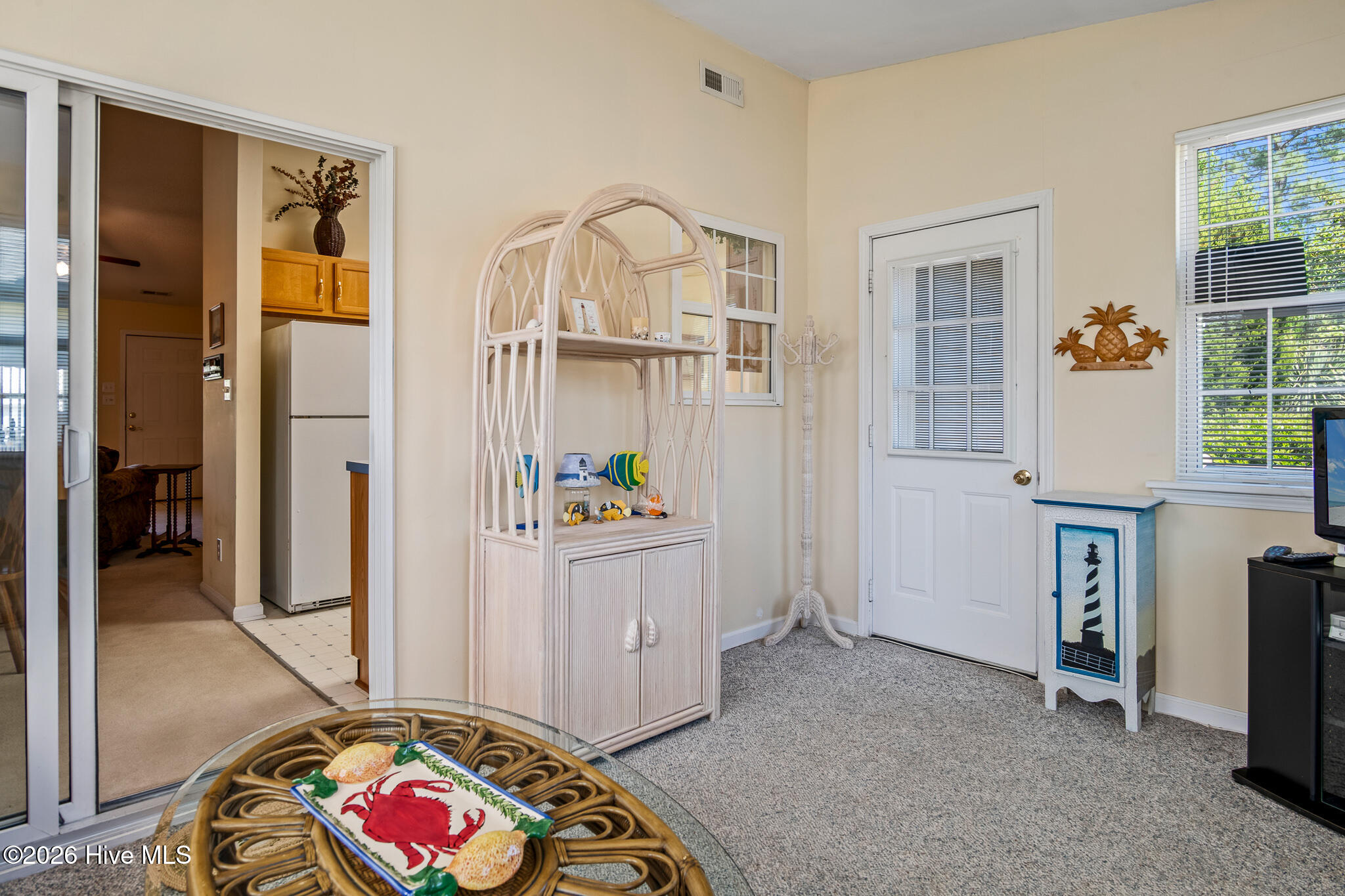 100566913 | Photo 36