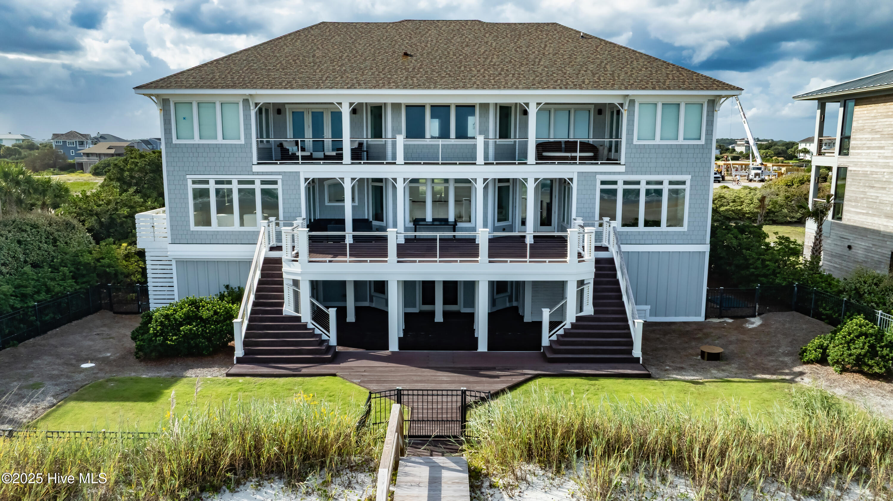 100498351 | Photo 76