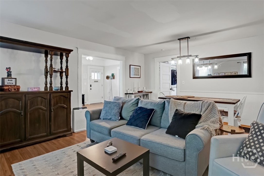 Main home - Family Room with Dining Area