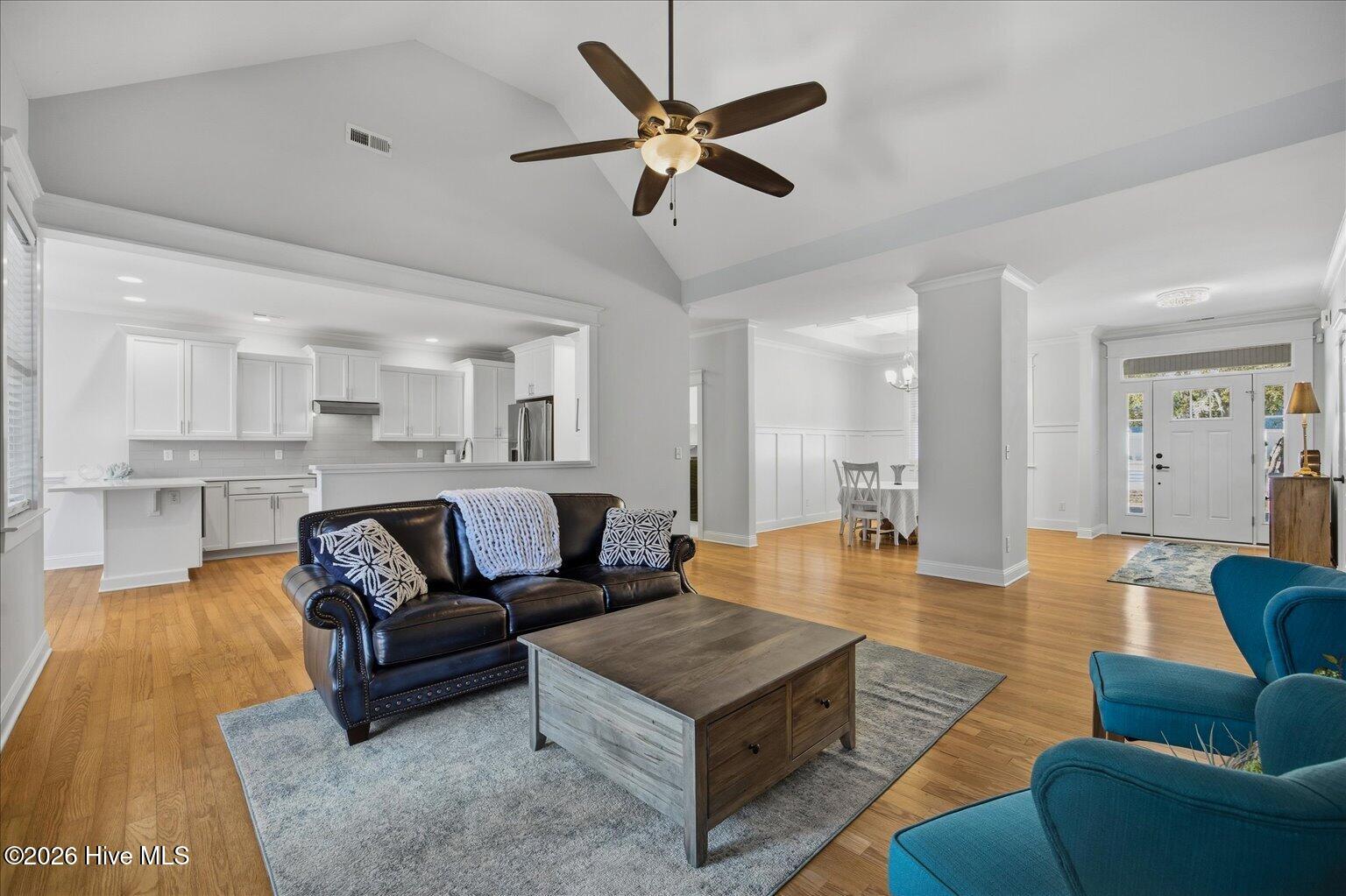 100550413 | Photo 17