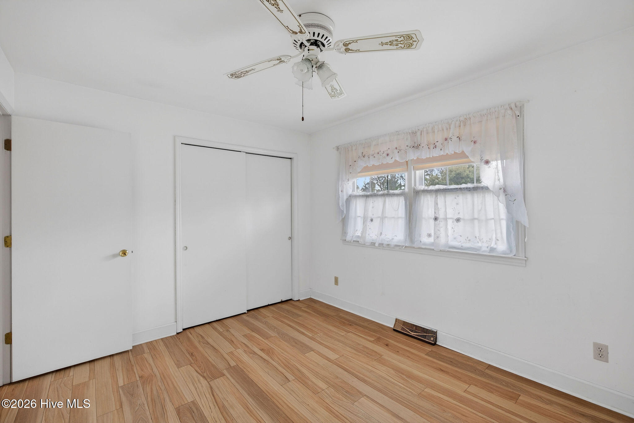 100556138 | Photo 30