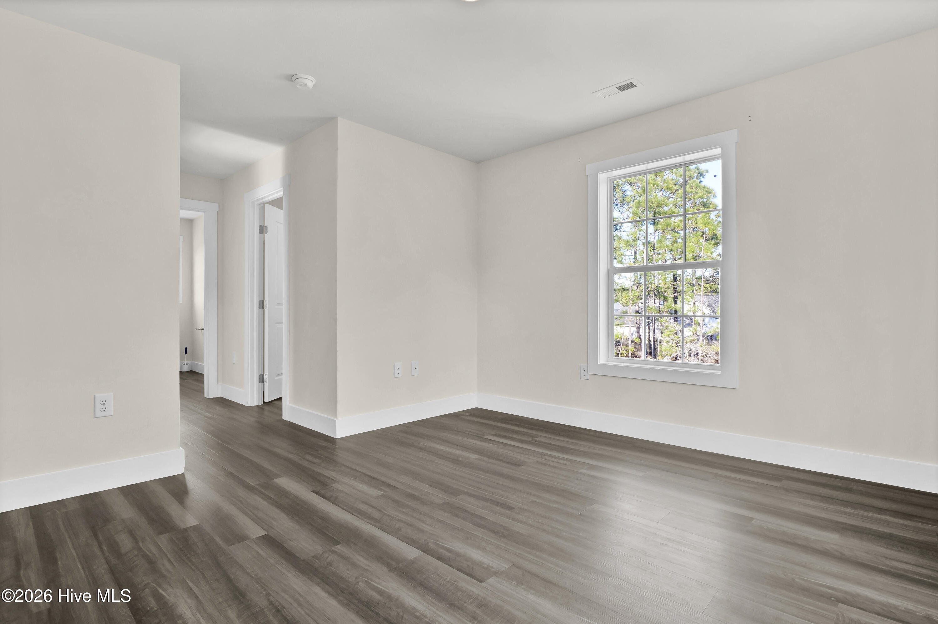 100529875 | Photo 15