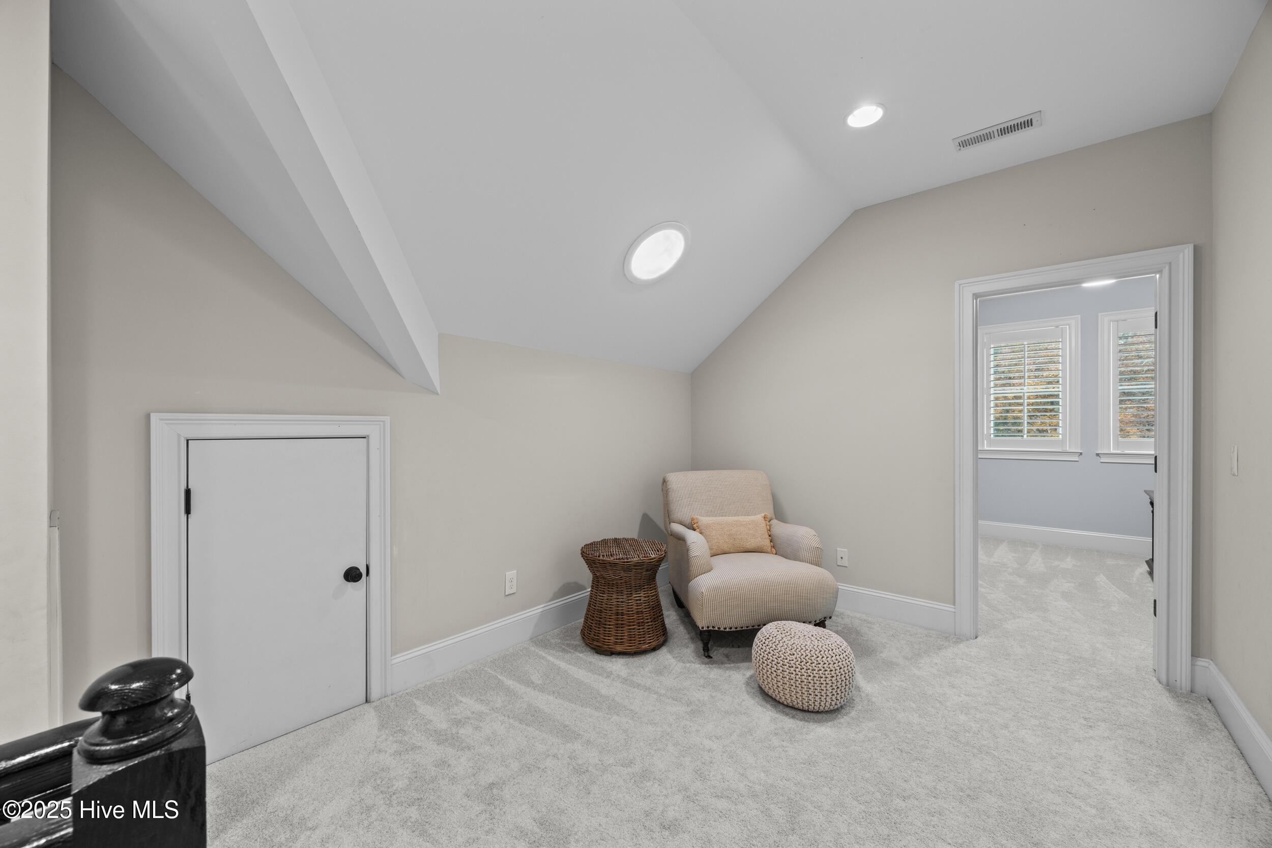 100570509 | Photo 50