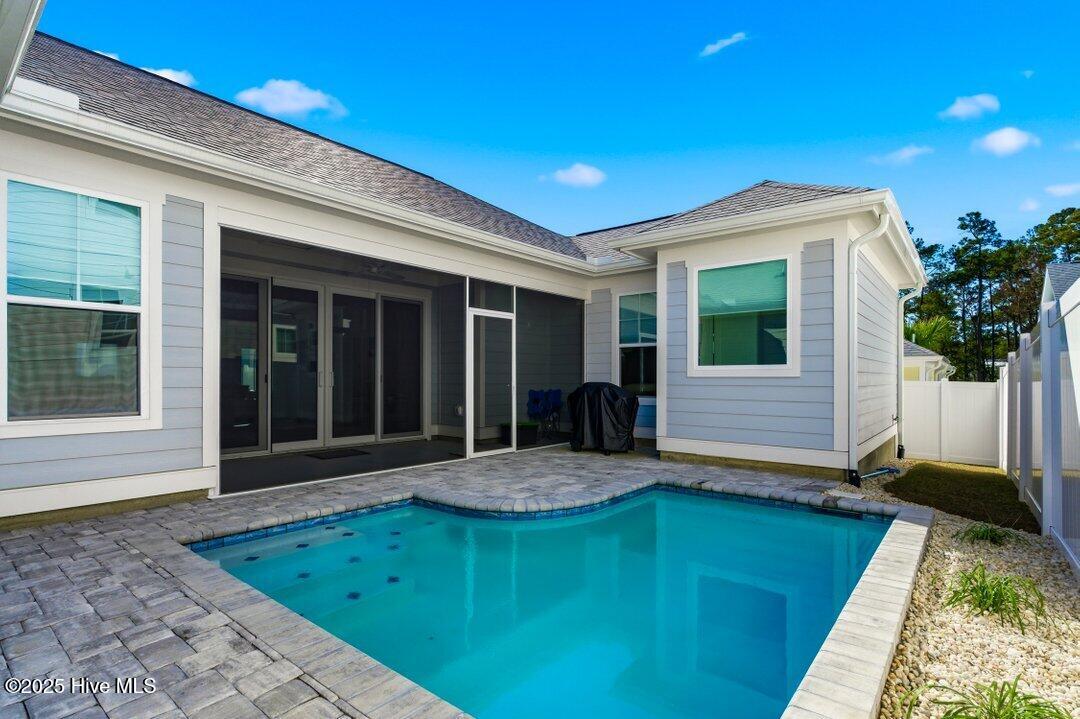 100543615 | Photo 35