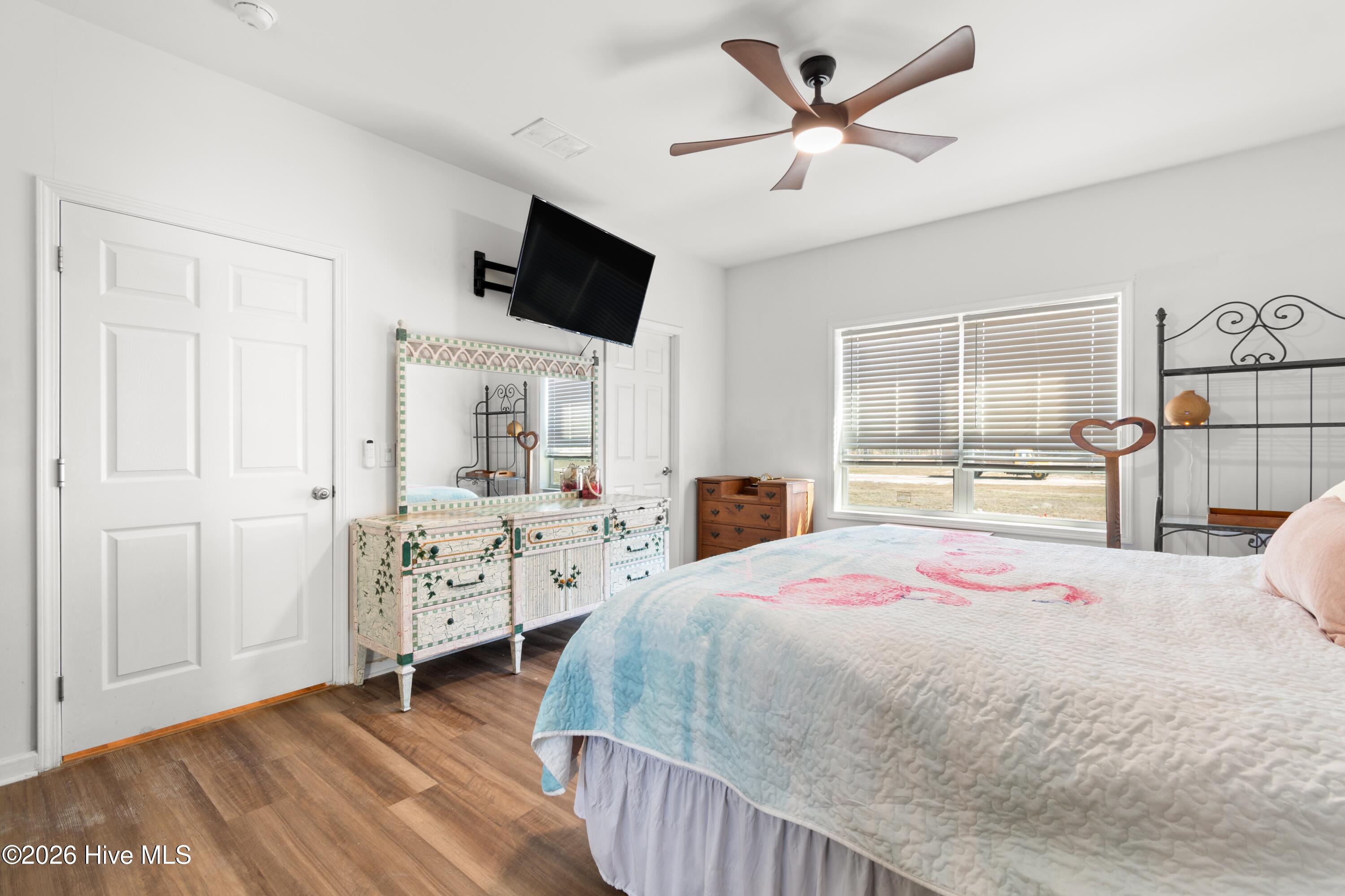 100556828 | Photo 17