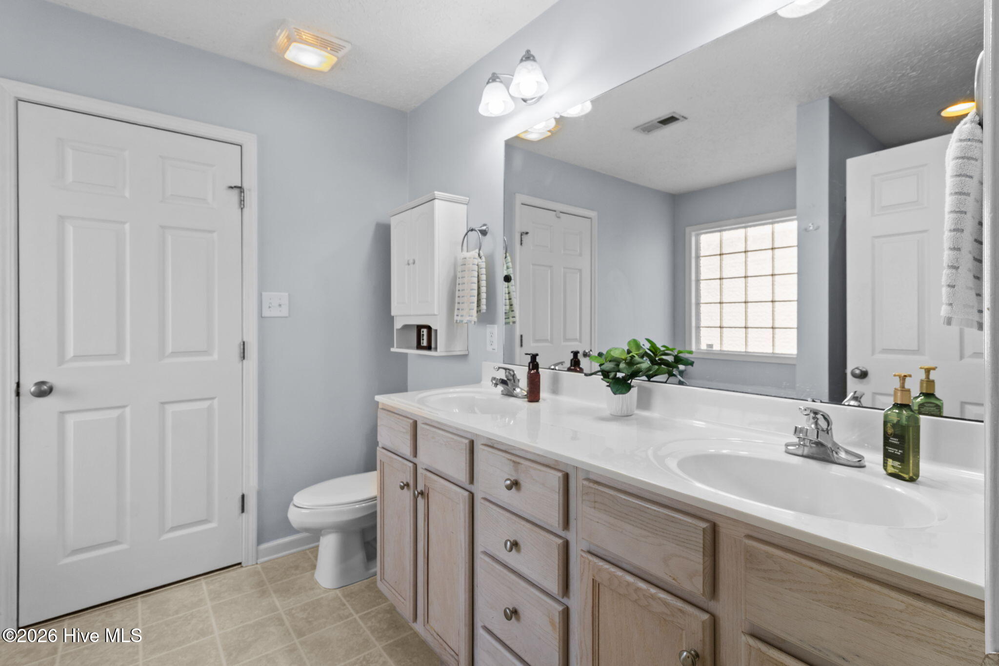 100561998 | Photo 20