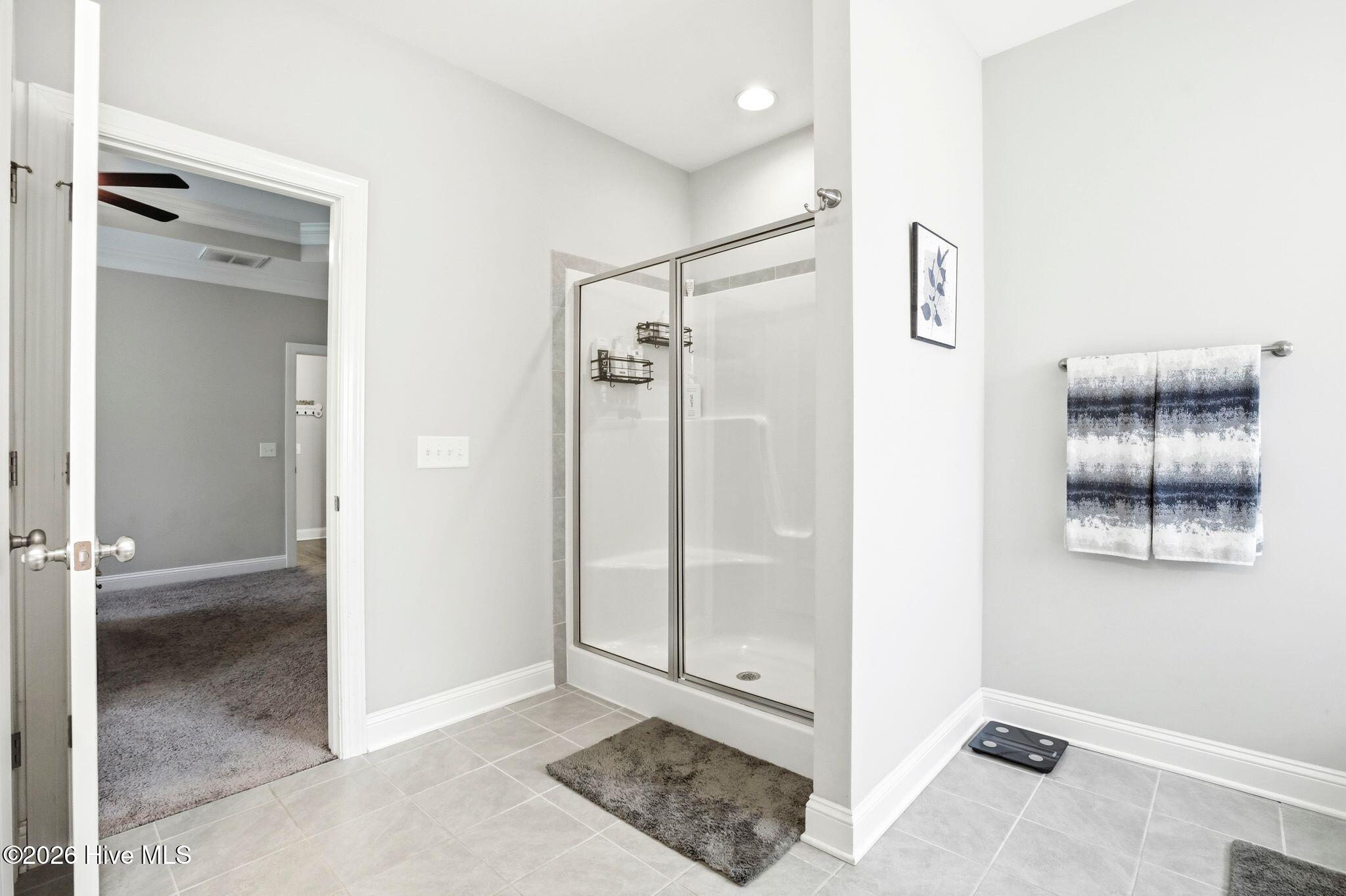 100563818 | Photo 32