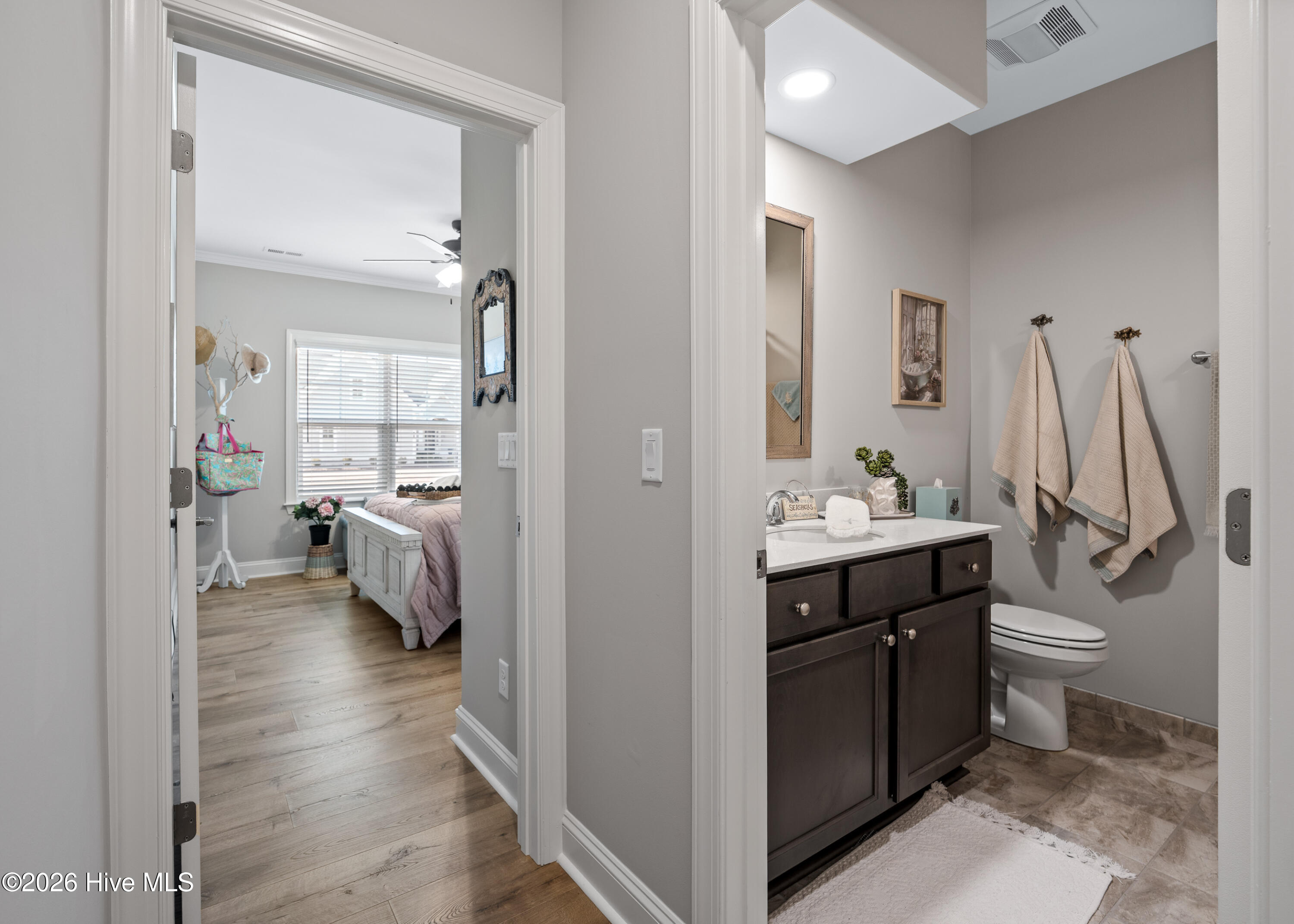 100547425 | Photo 32