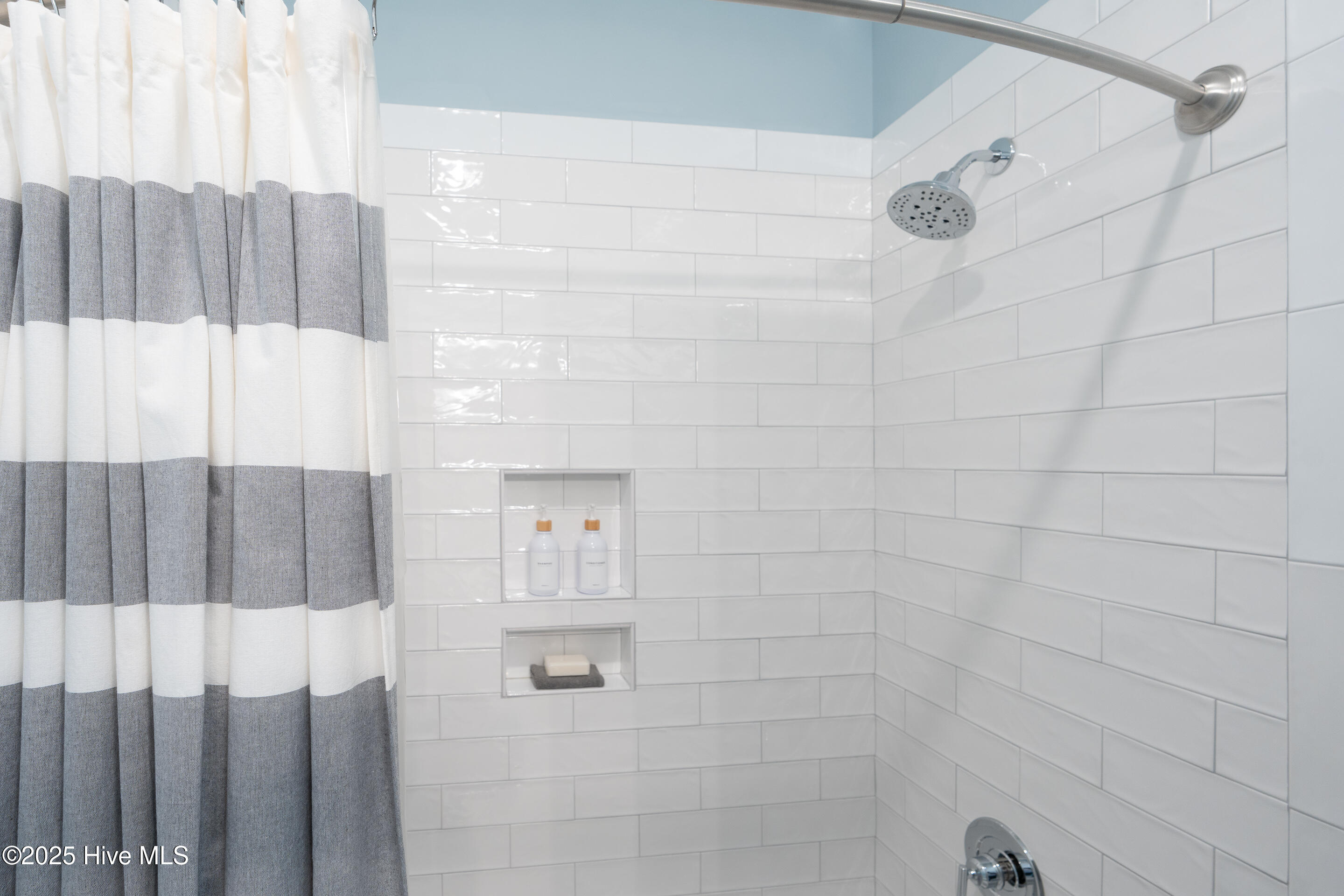 100516528 | Photo 46